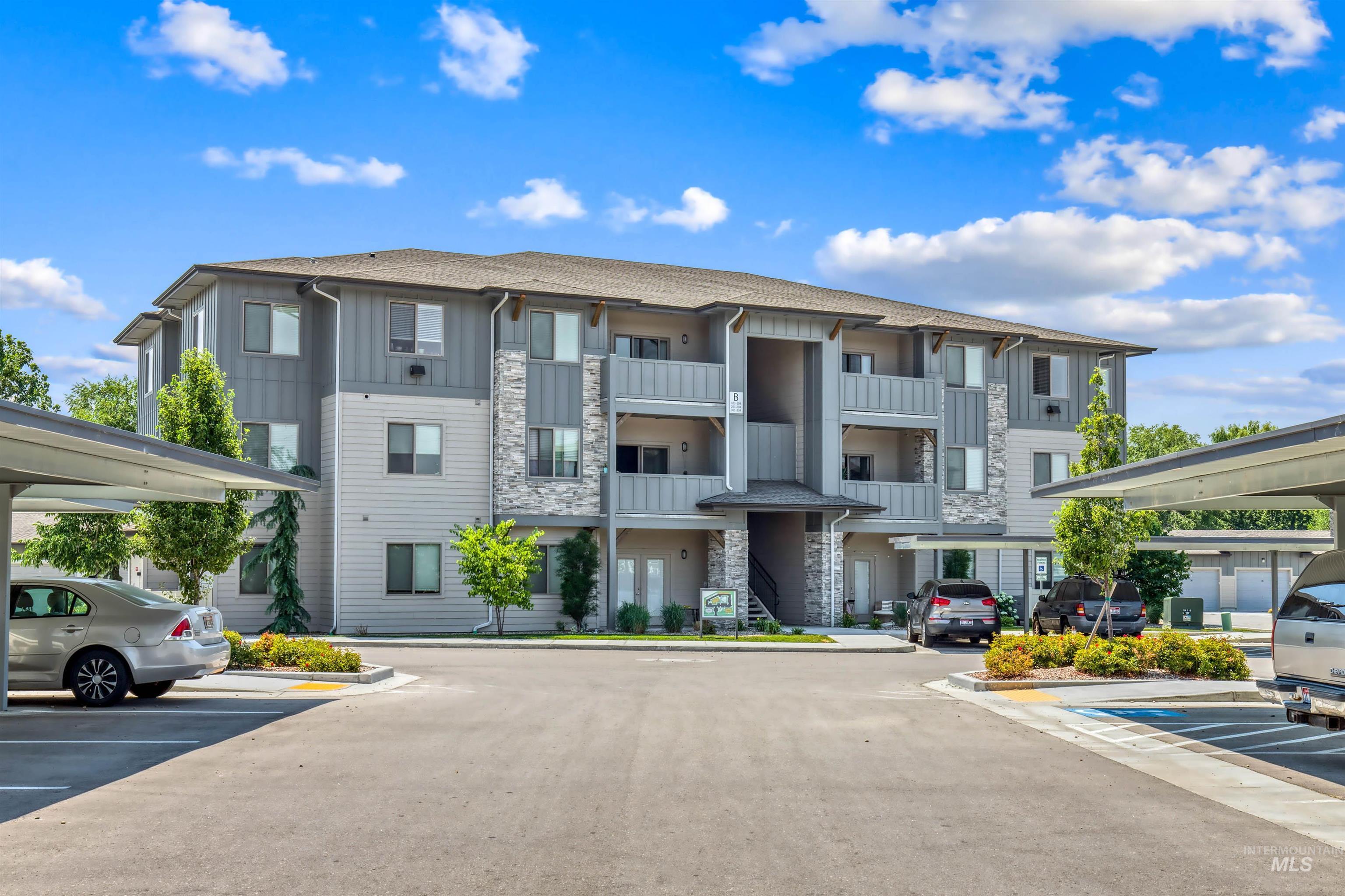 3126 E Victory Rd., Nampa ID 83687