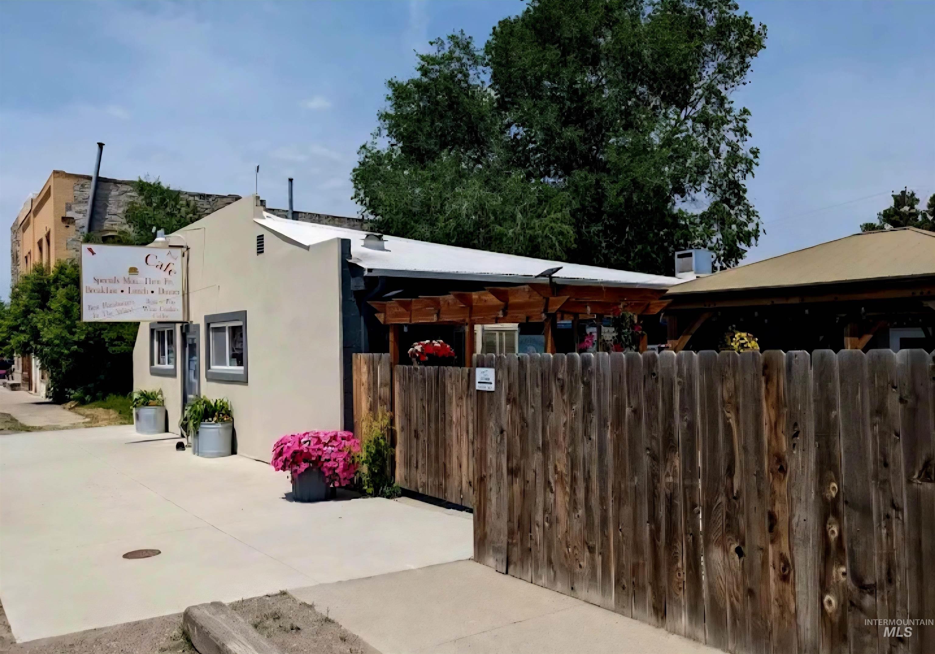 135 E Main St, Oakley ID 83346