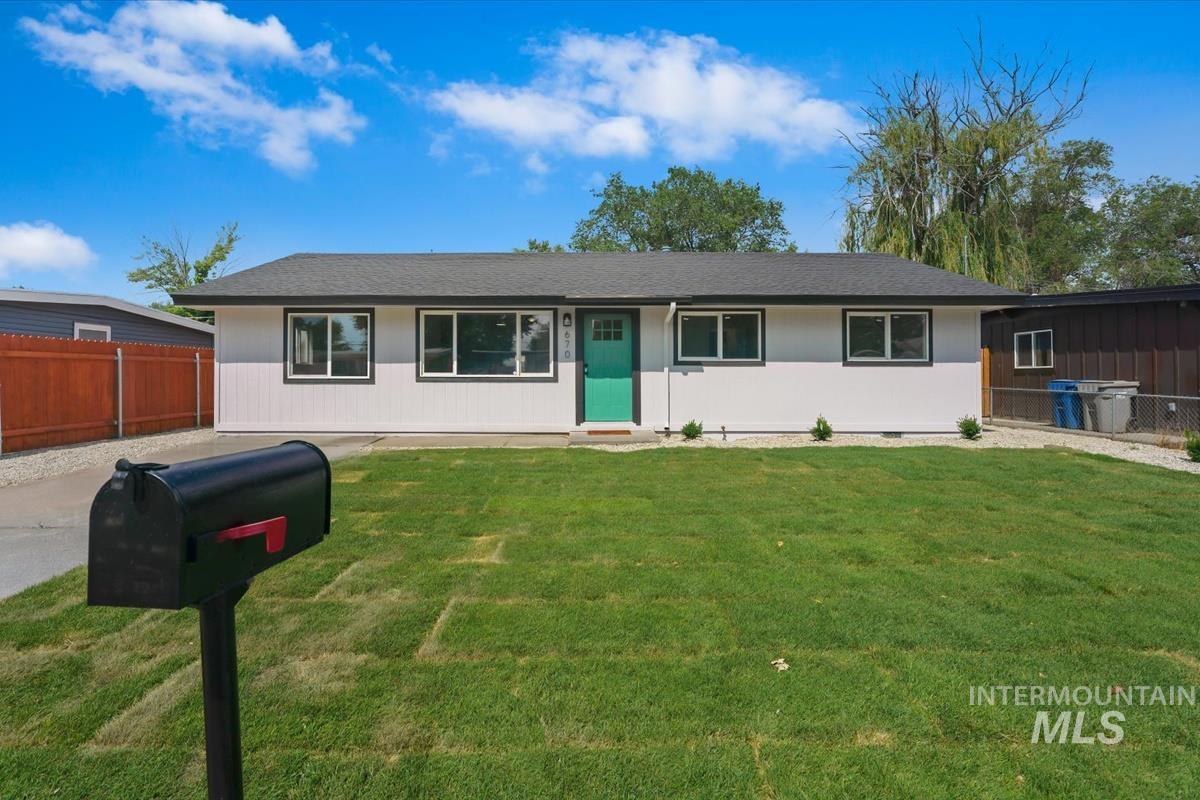 670 S 13th E, Mountain Home ID 83647