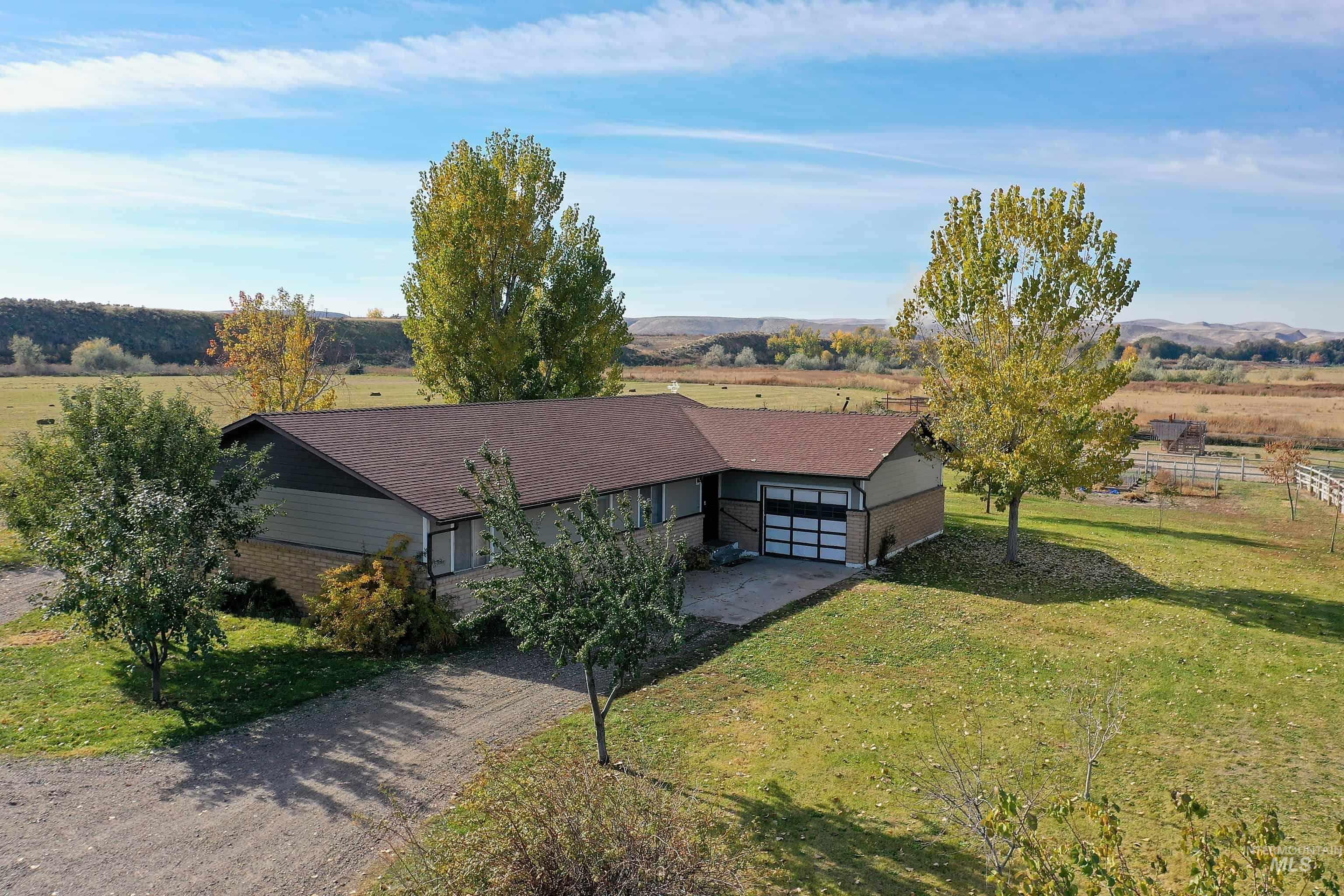 425 W Peach Rd, Ontario OR 97914-8017