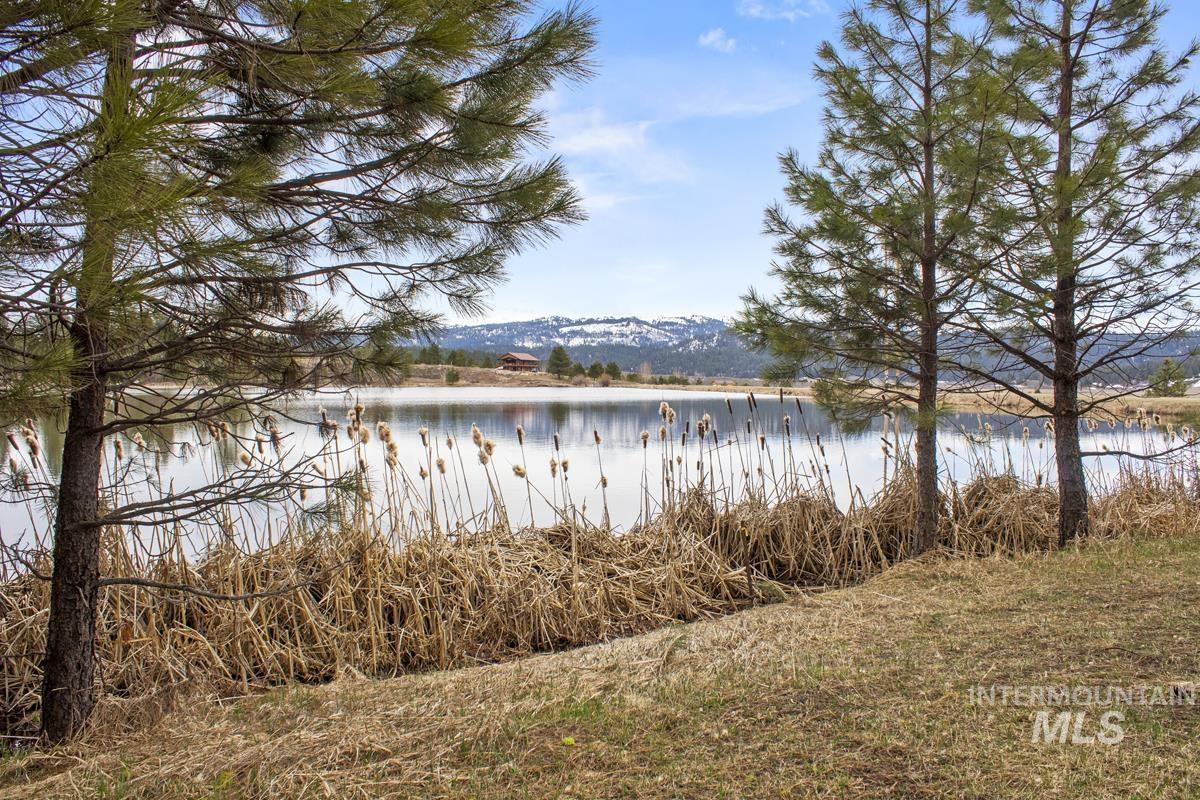 L1 B3 Opal Drive, High Valley ID 83611