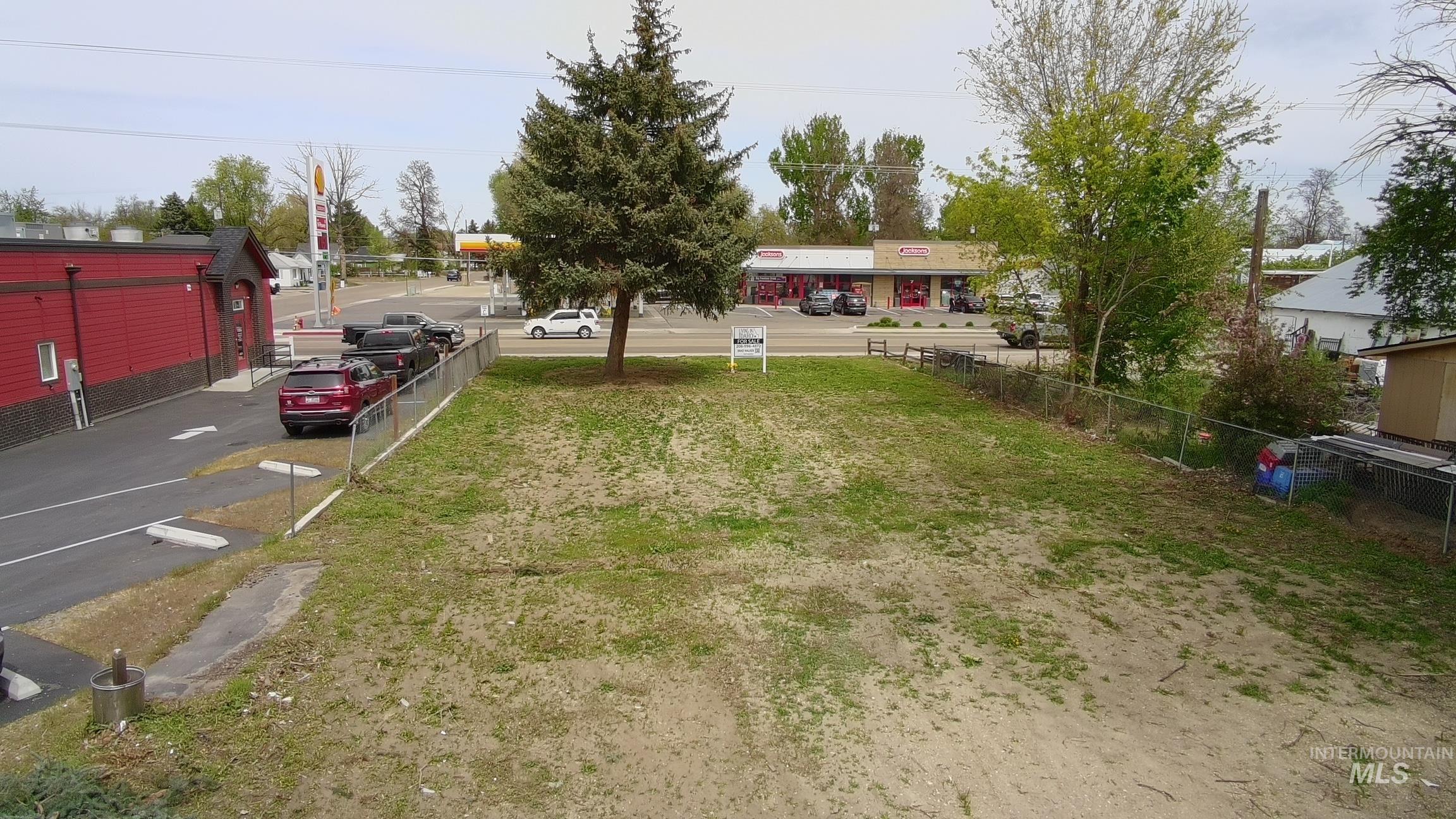8 E Main St, Middleton ID 83644