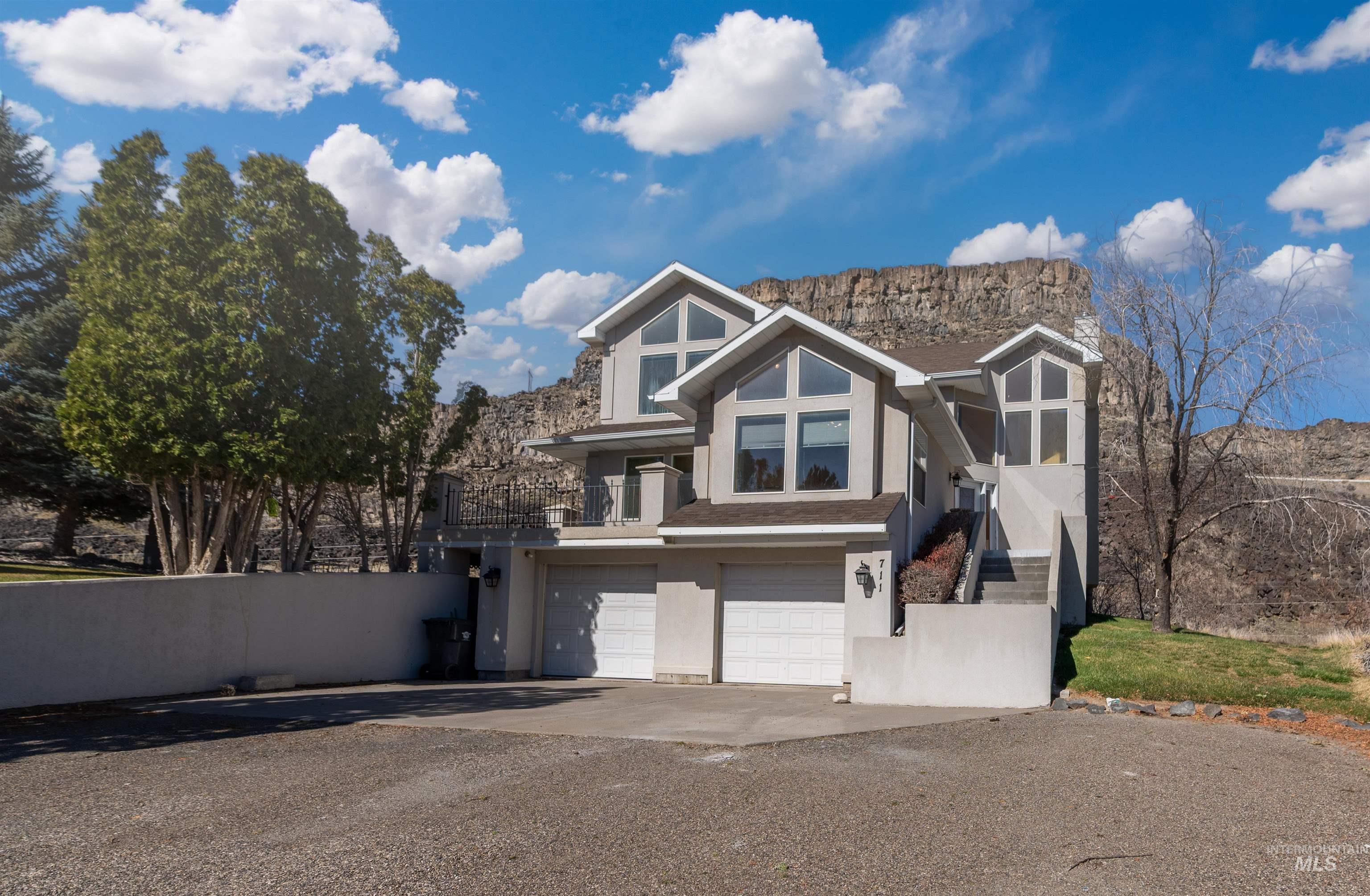 711 Falls View Dr, Twin Falls ID 83301