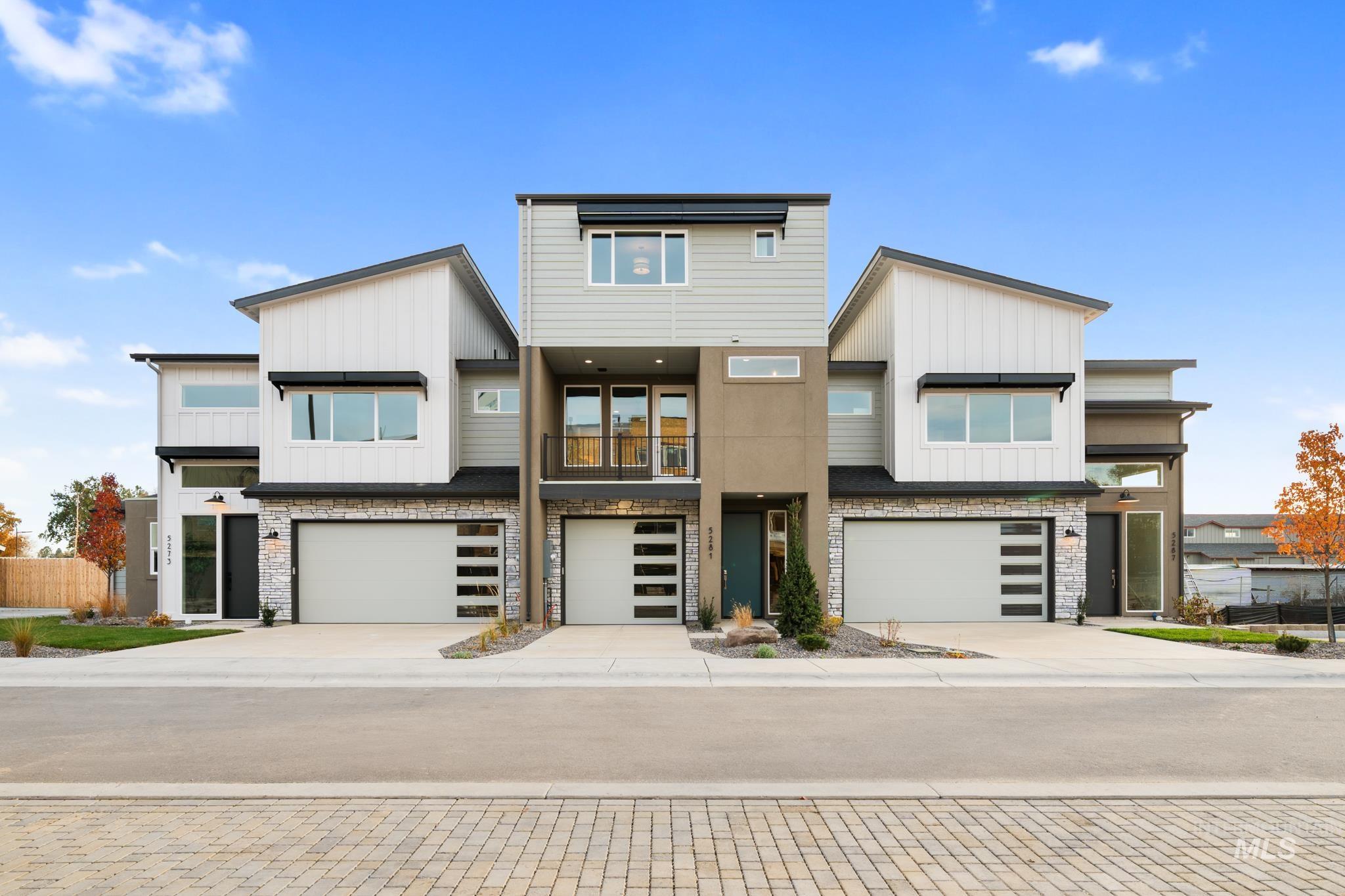 5258 N River Water Lane, Garden City ID 83714