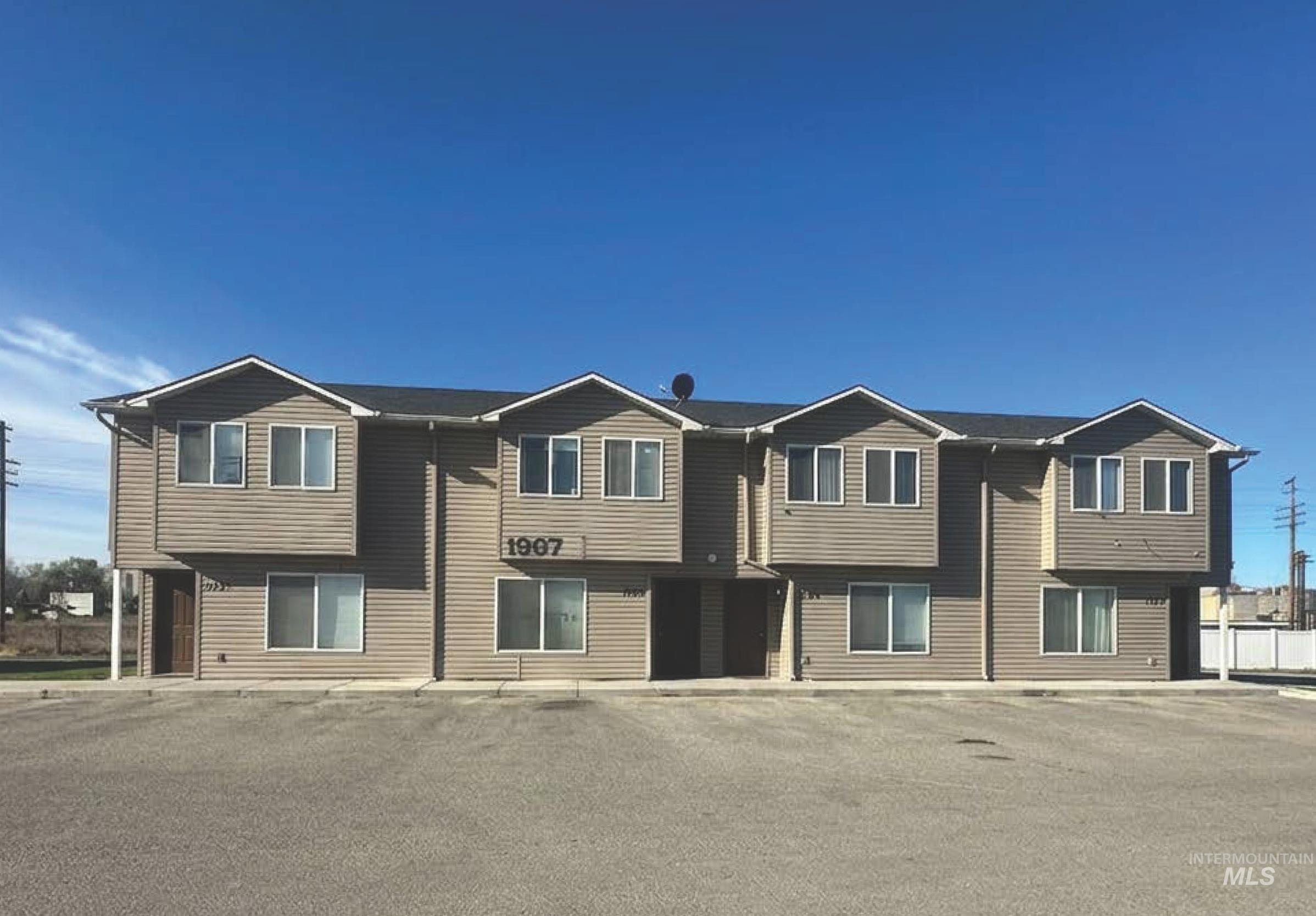 1907 E Railroad Street, Nampa ID 83687