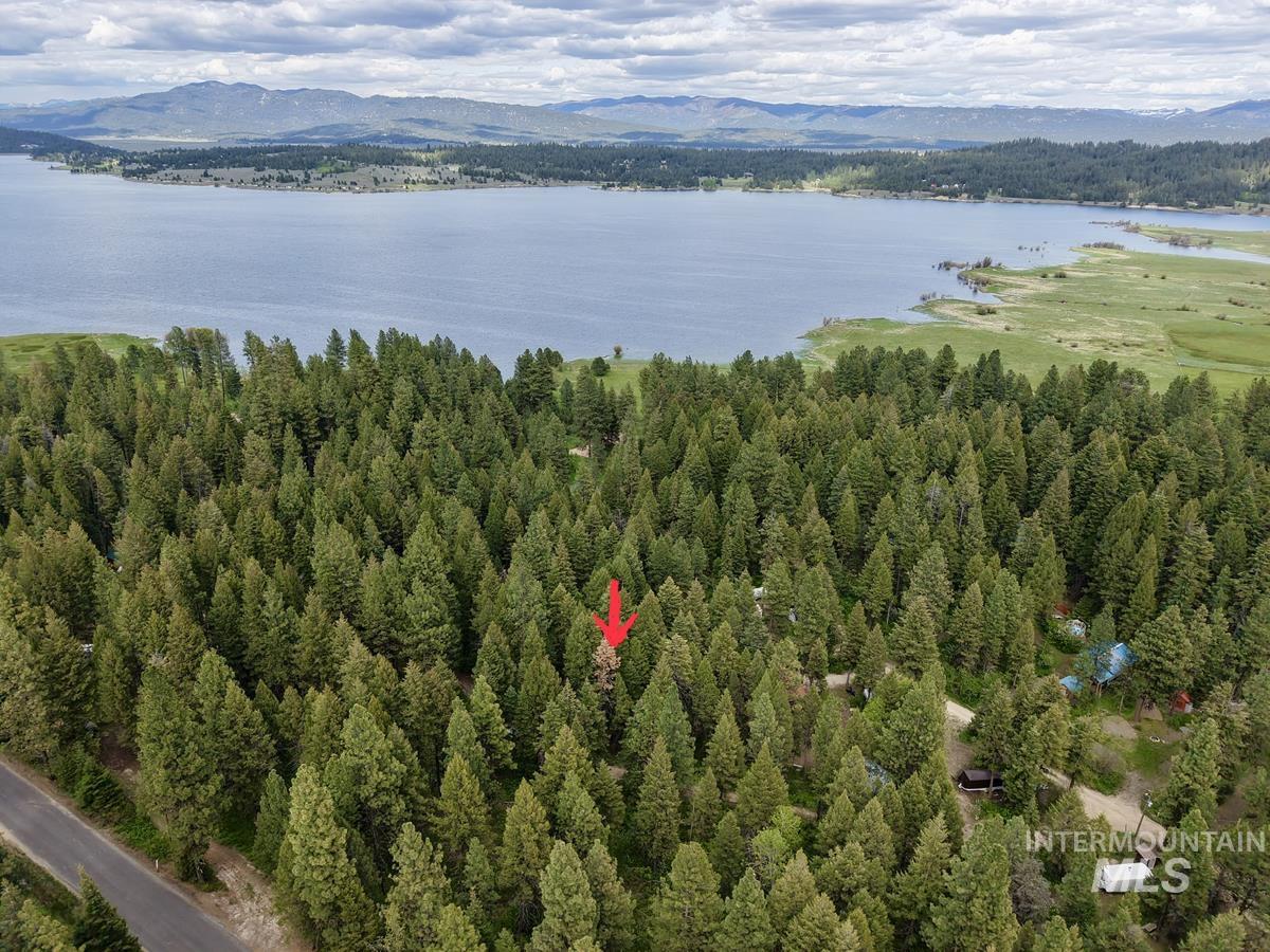 518 Susan Road, Cascade ID 83611
