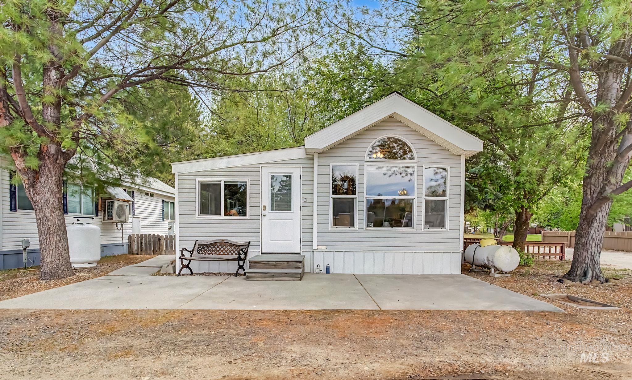 514 Sawyer St # H25, Cascade ID 83611