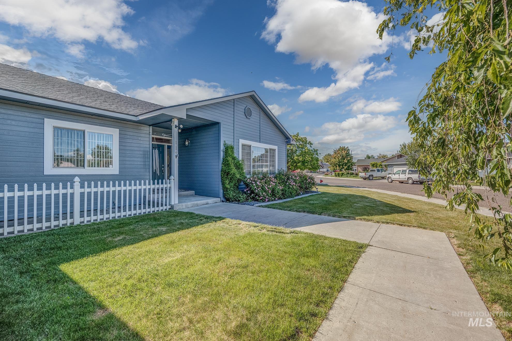 119 SW 18th St, Ontario OR 97914