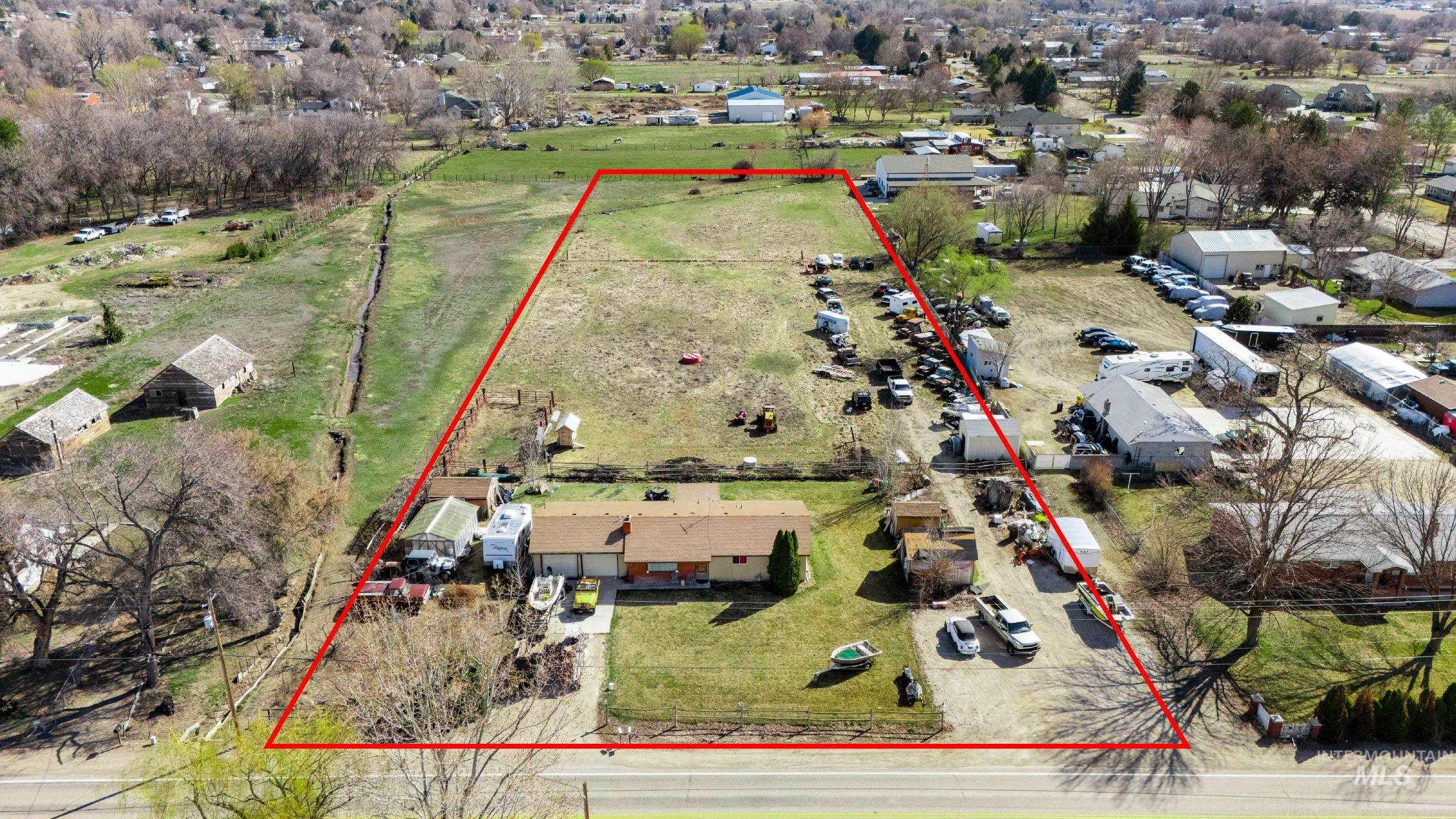 66 N Happy Valley Road, Nampa ID 83687