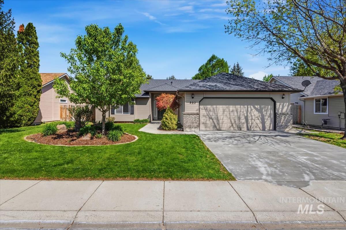 802 N Echohawk Way, Eagle ID 83616