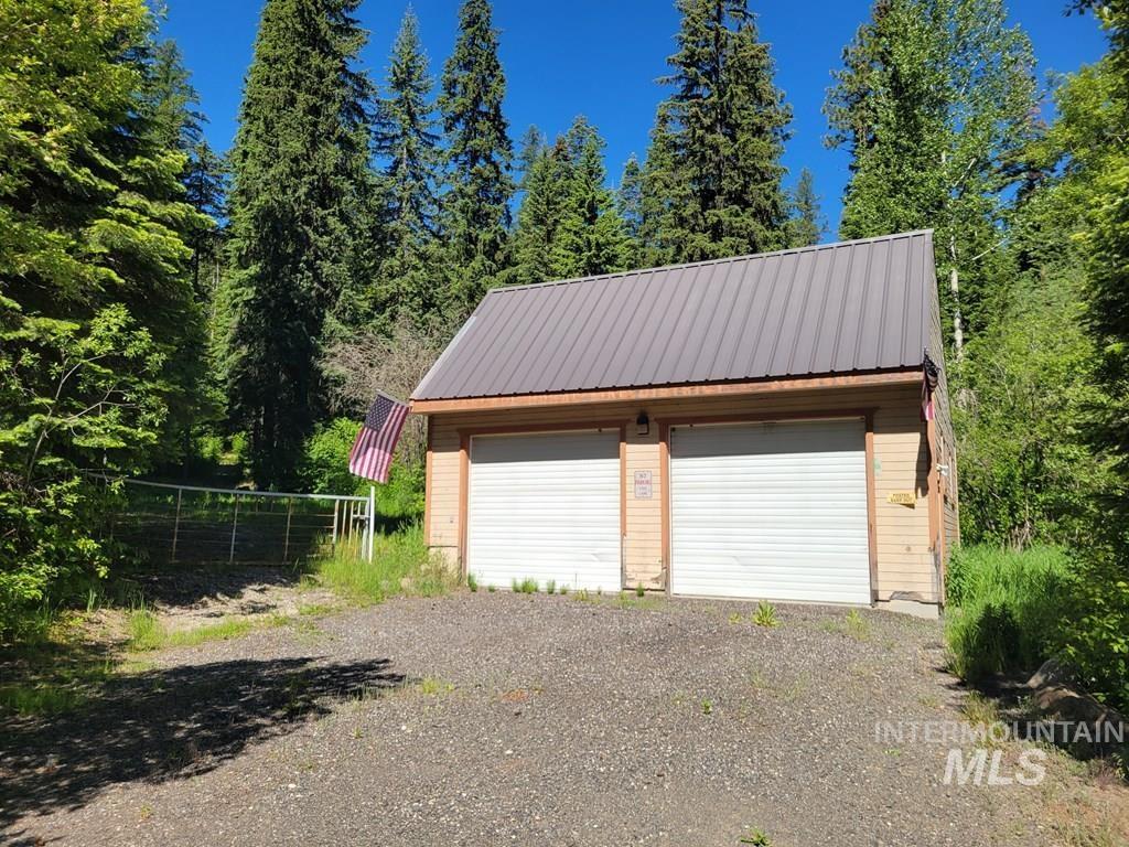 671 West Mountain Rd, Cascade ID 83611