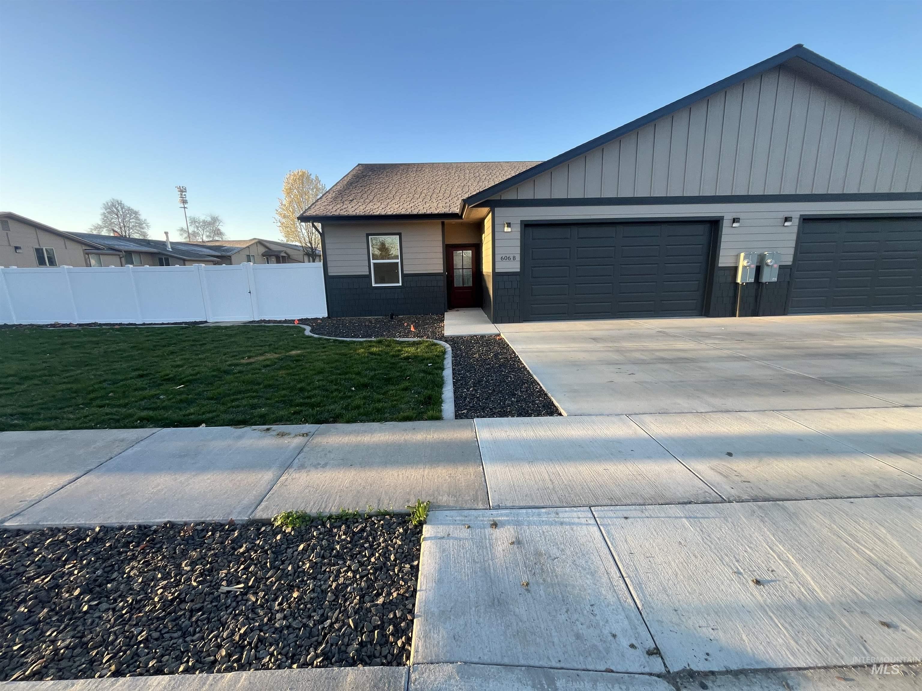 606 Warner Ave # B, Lewiston ID 83501