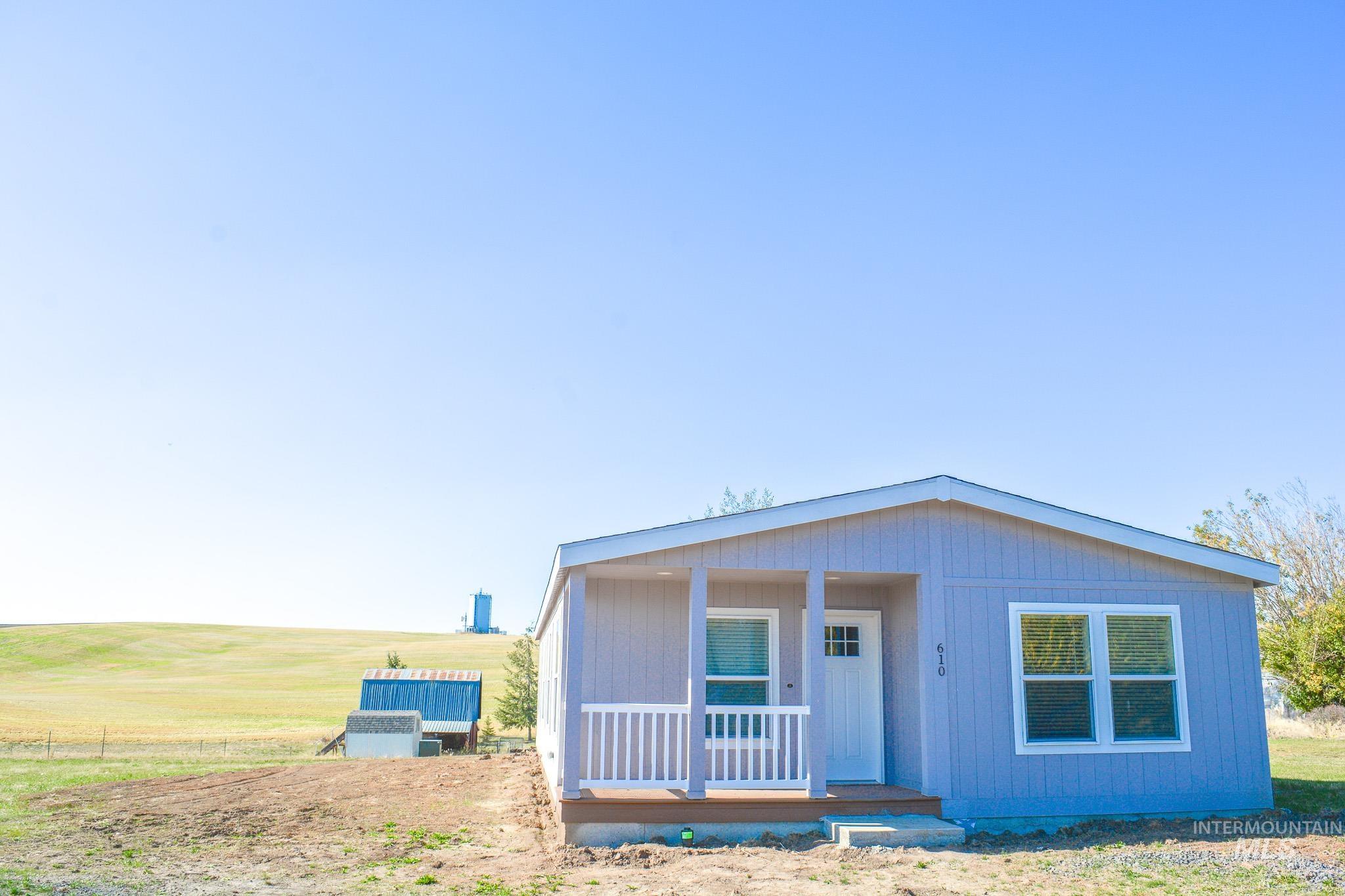 610 Willow Street, Nezperce ID 83543