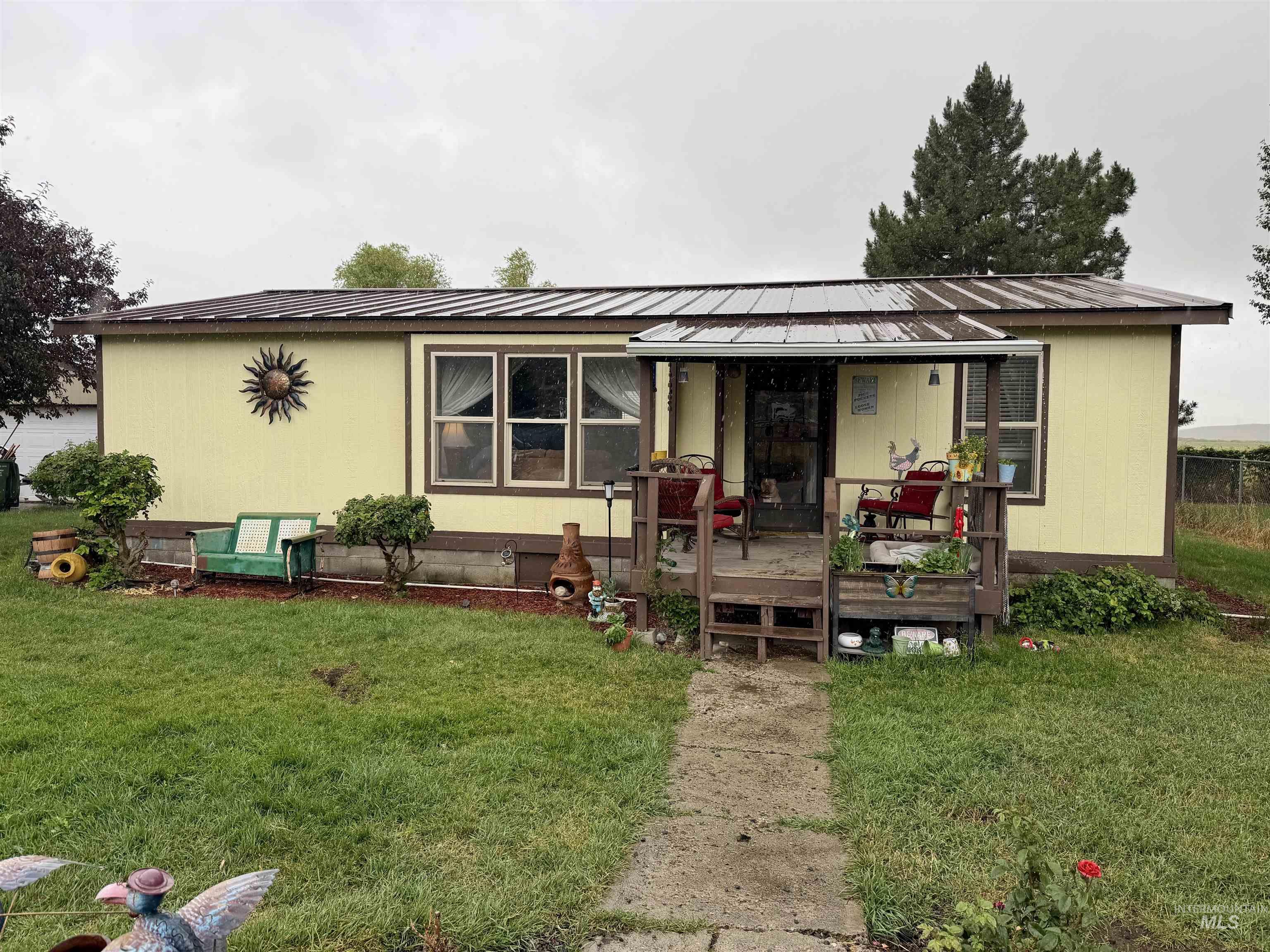 1401 Young Field Ave, Jordan Valley OR 97910