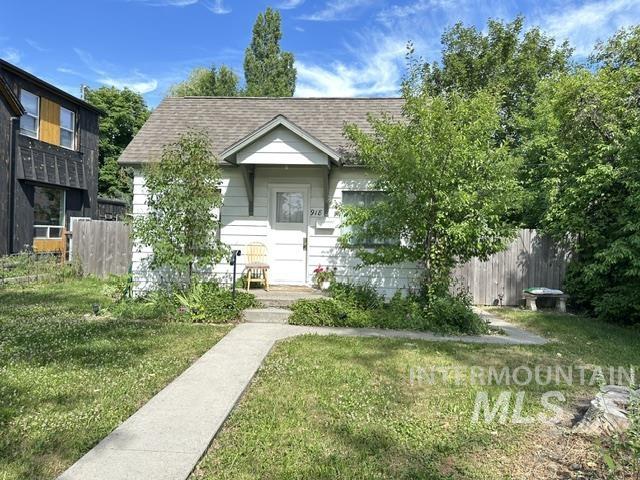 918, 920 S Jefferson, Moscow ID 83843