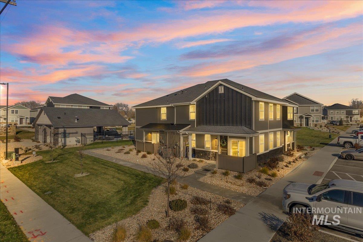 2329 E Spice Loop Unit #1, Nampa ID 83687