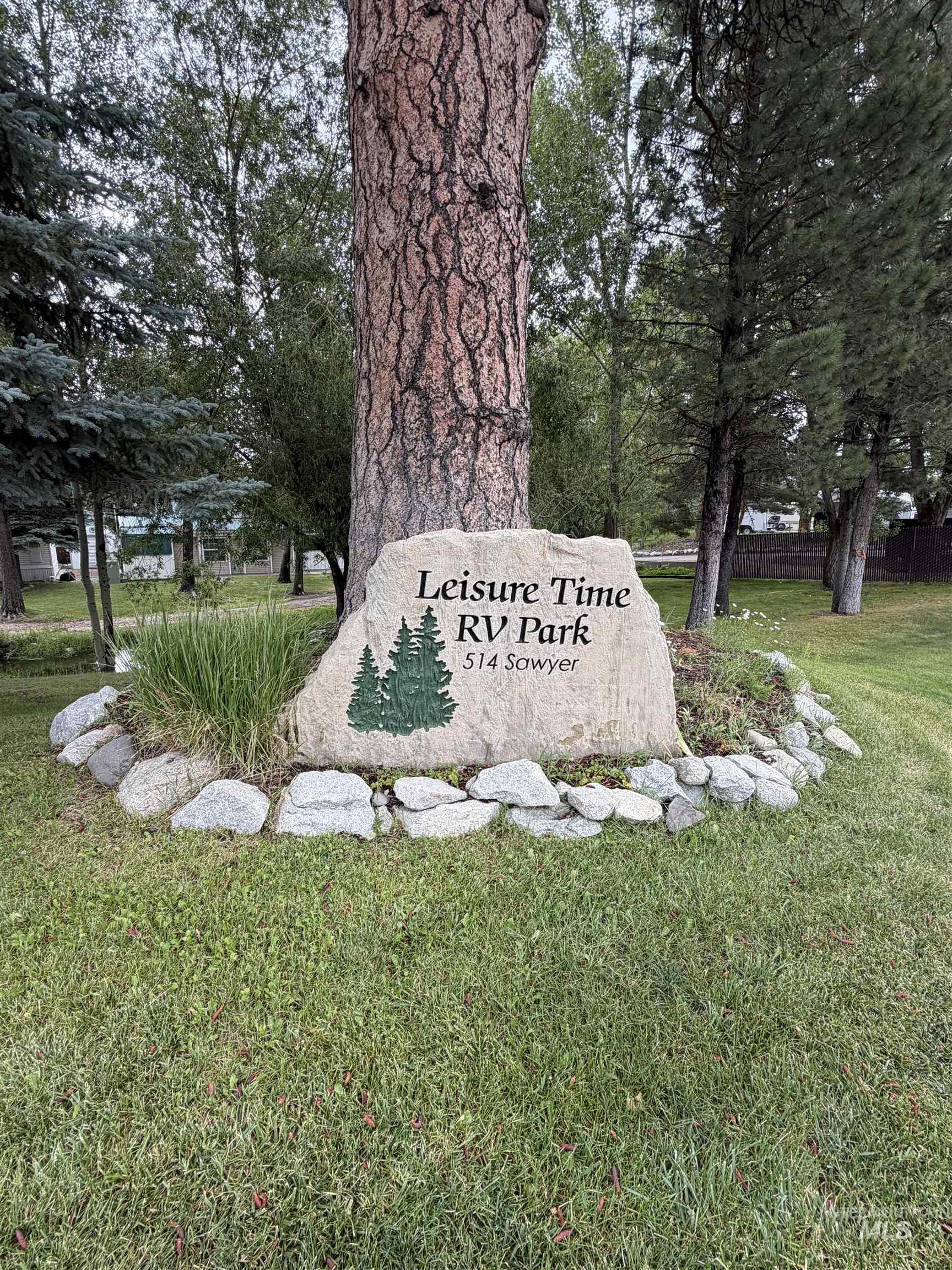514 Sawyer St # B24, Cascade ID 83611