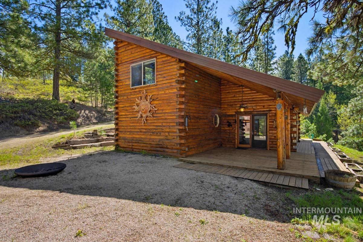 461 Hilltop Road, Cascade ID 83611