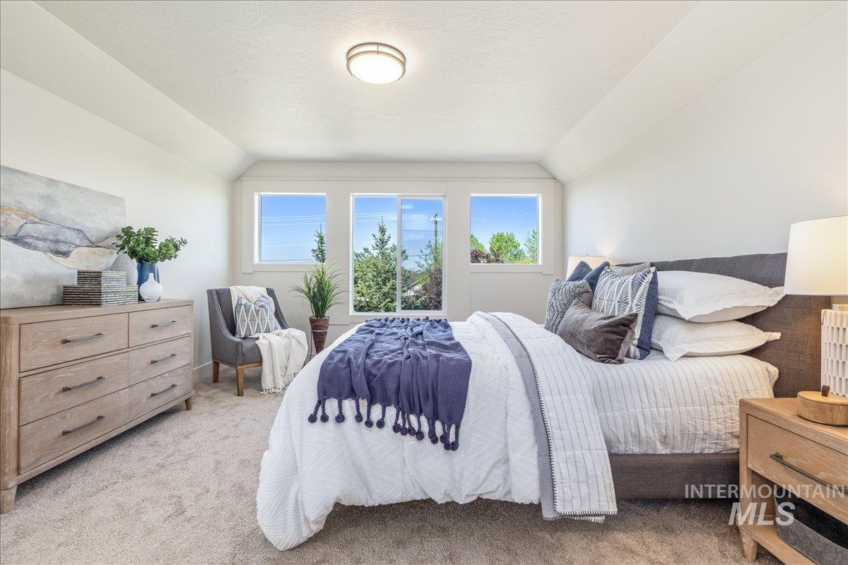1193 N Meadowglen Ave, Meridian ID 83642