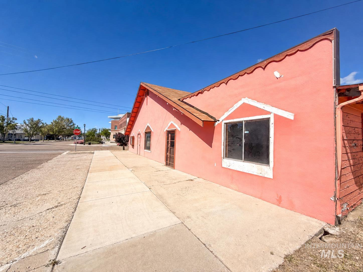 824 1st St South, Nampa ID 83651