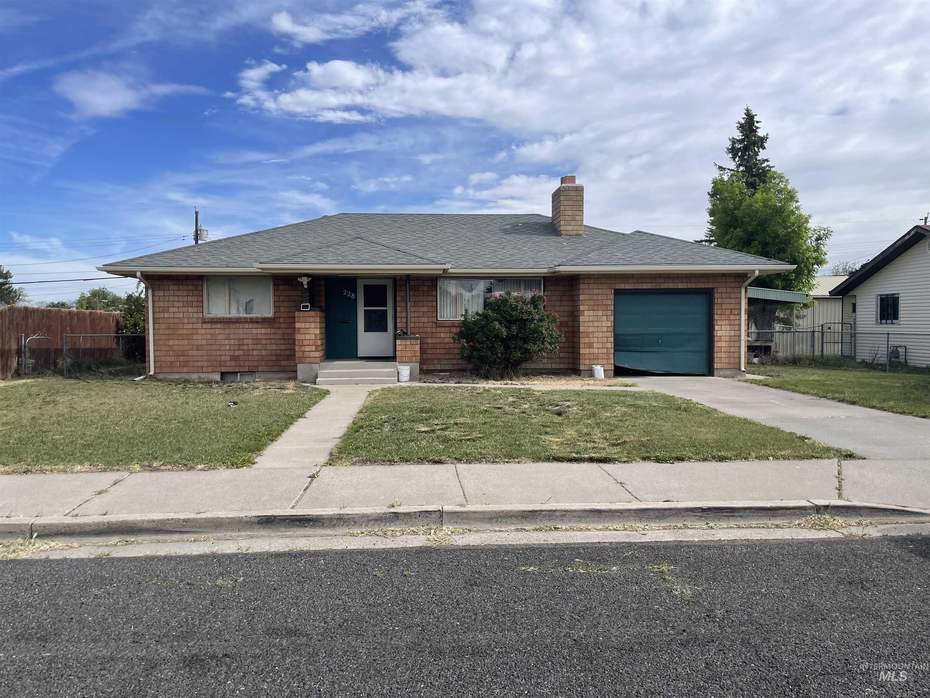 228 Borah Ave W, Twin Falls ID 83301