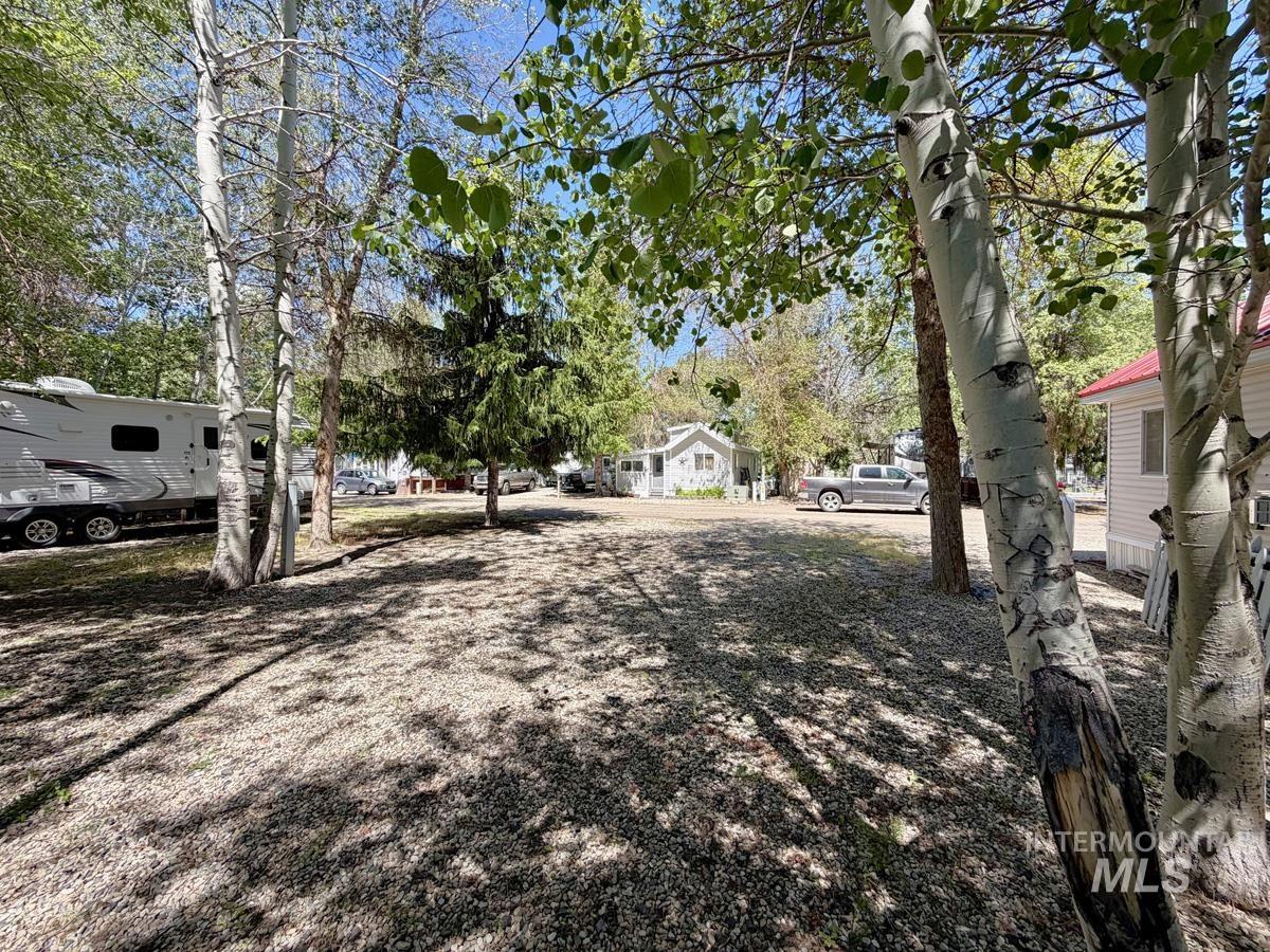 25 F Street, Cascade ID 83611