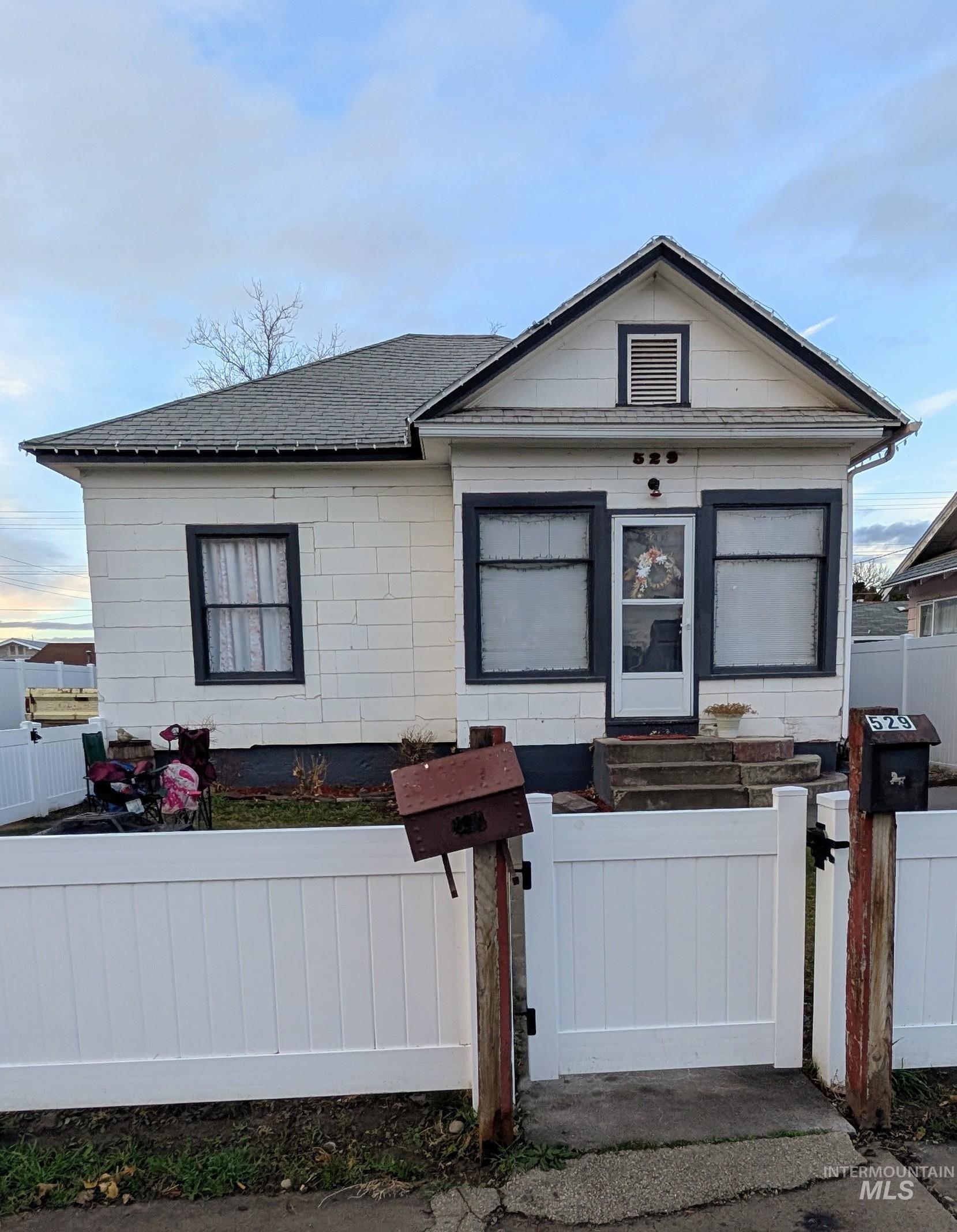 529 N 5th Ave, Twin Falls ID 83301