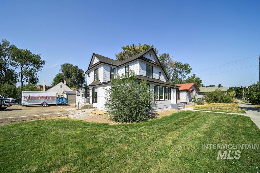 1317 S 4th St, Nampa ID 83651-4269