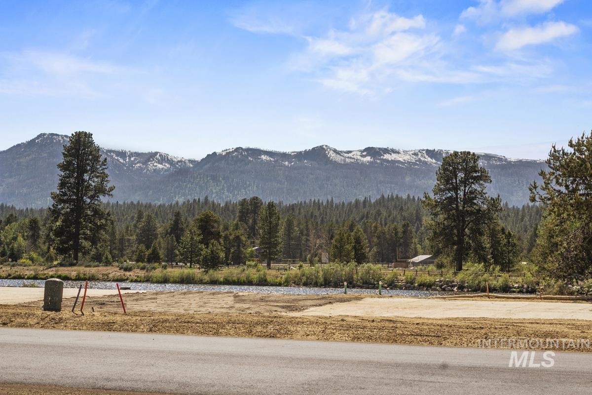 L8 B2 River Bank Drive, Cascade ID 83611
