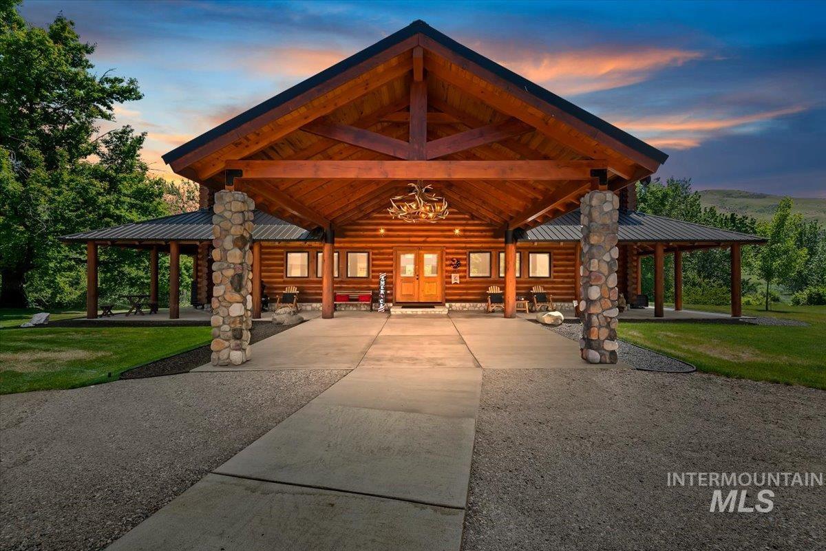 130 Mill Rd, Horseshoe Bend ID 83629