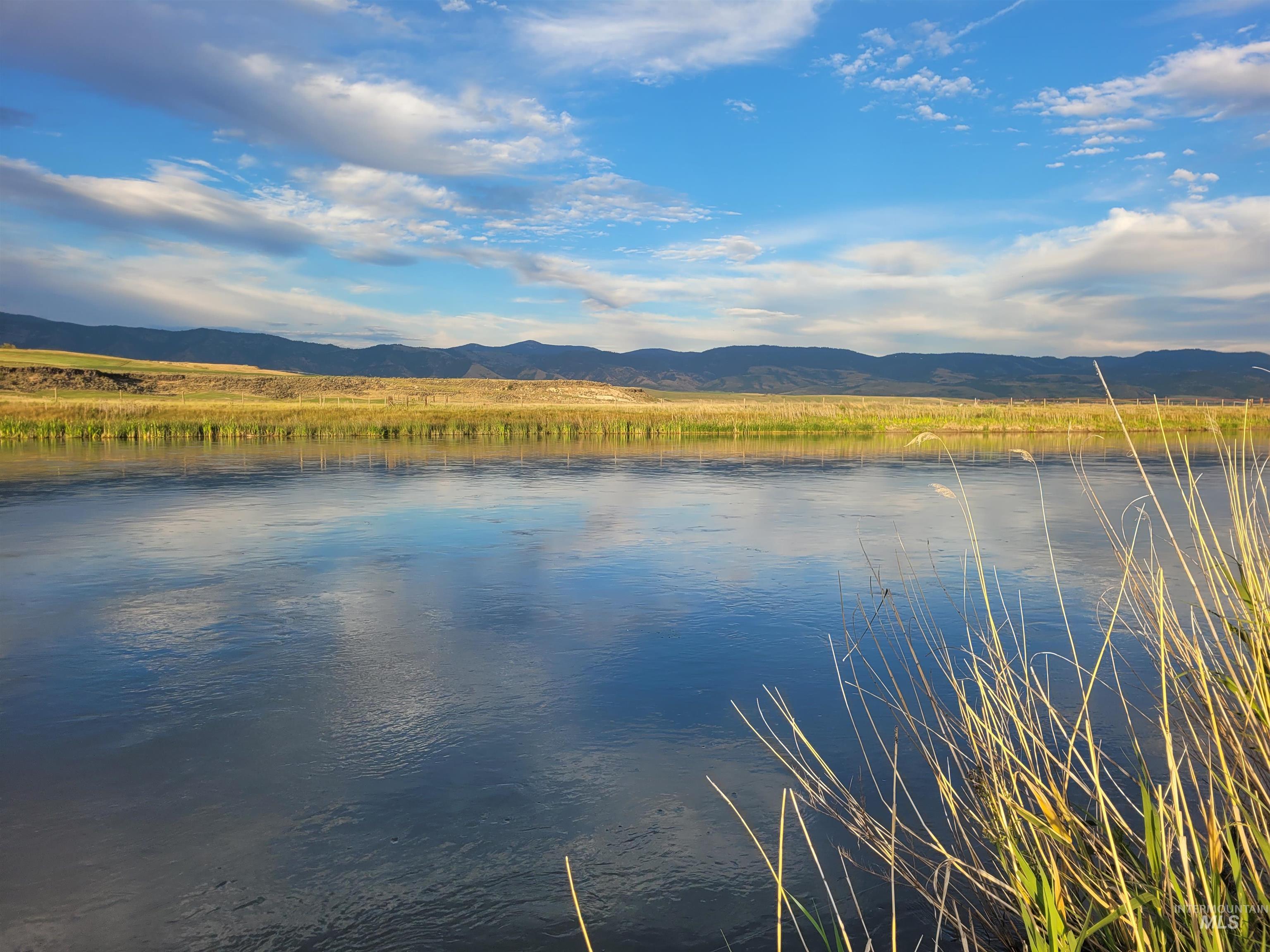 392 River Rd, Grace ID 83241