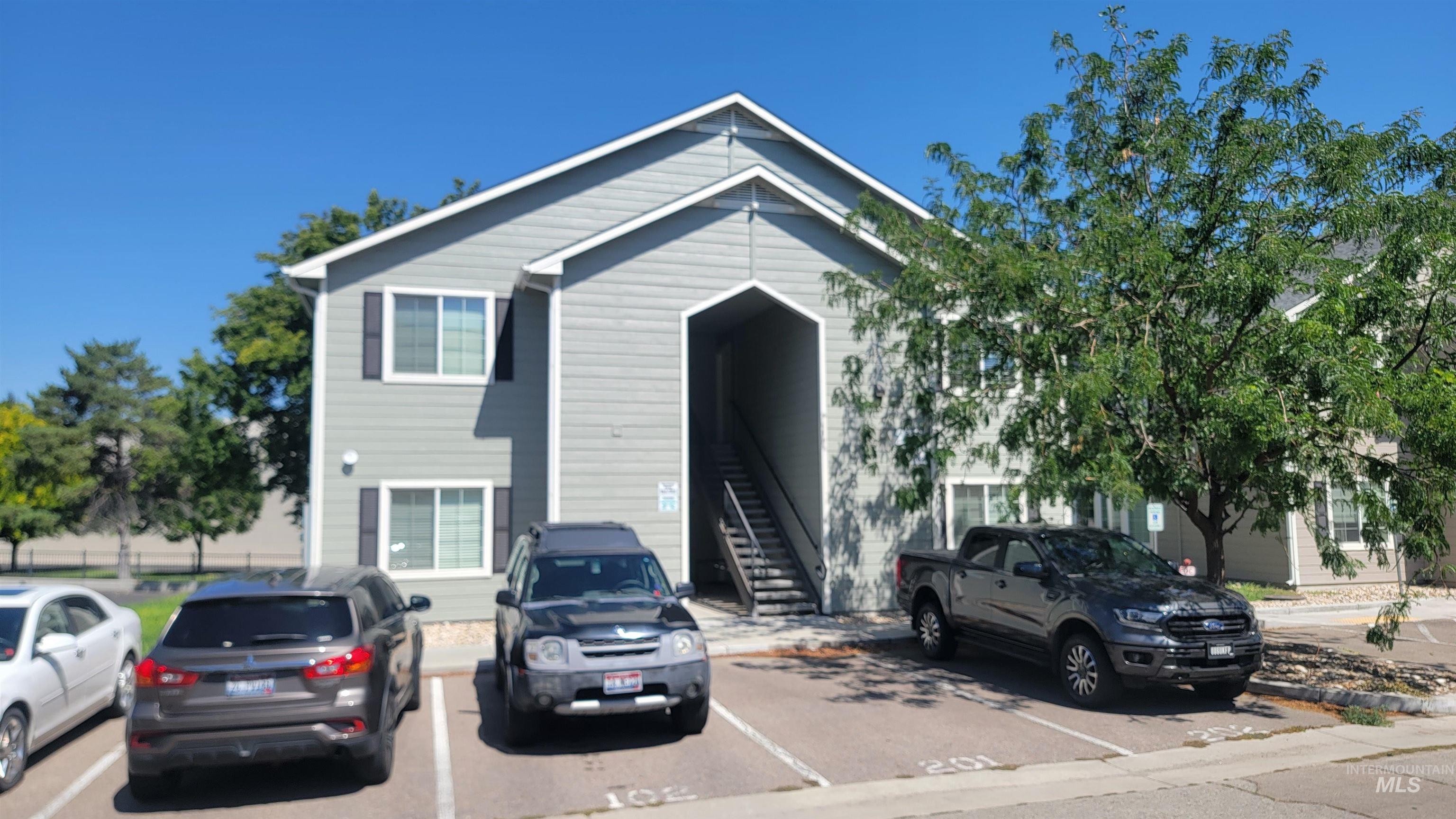 276 E Main Loop, Nampa ID 83686