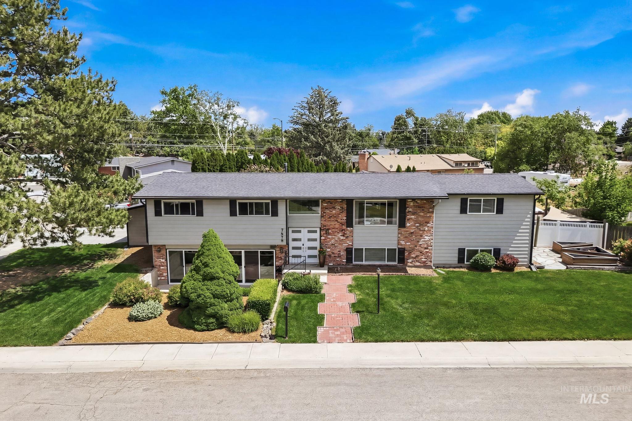 7475 W Cherrywood Dr, Boise ID 83704