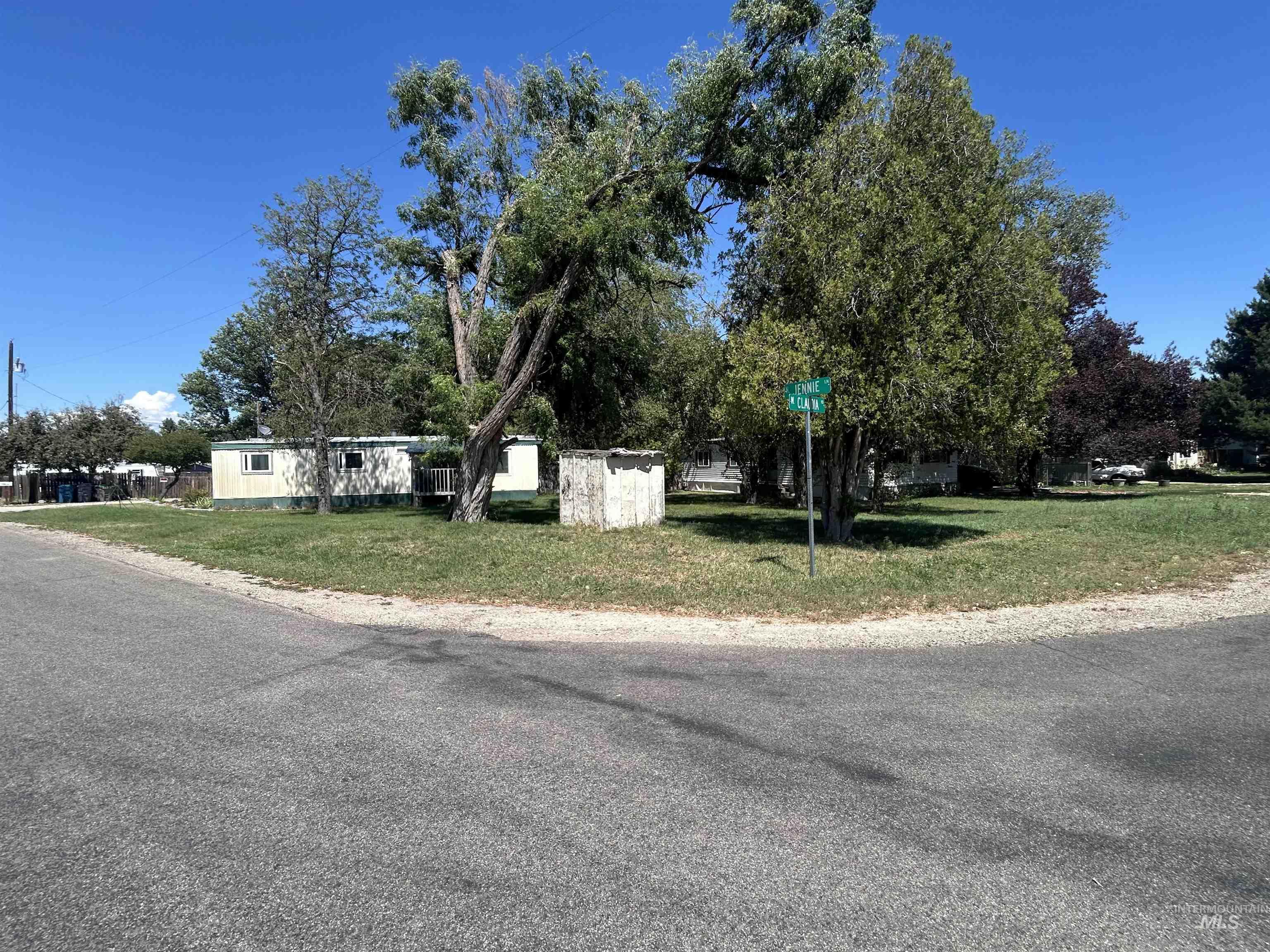 7700 N Jennie Ln & 10426 W Claudia Rd, Boise ID 83714