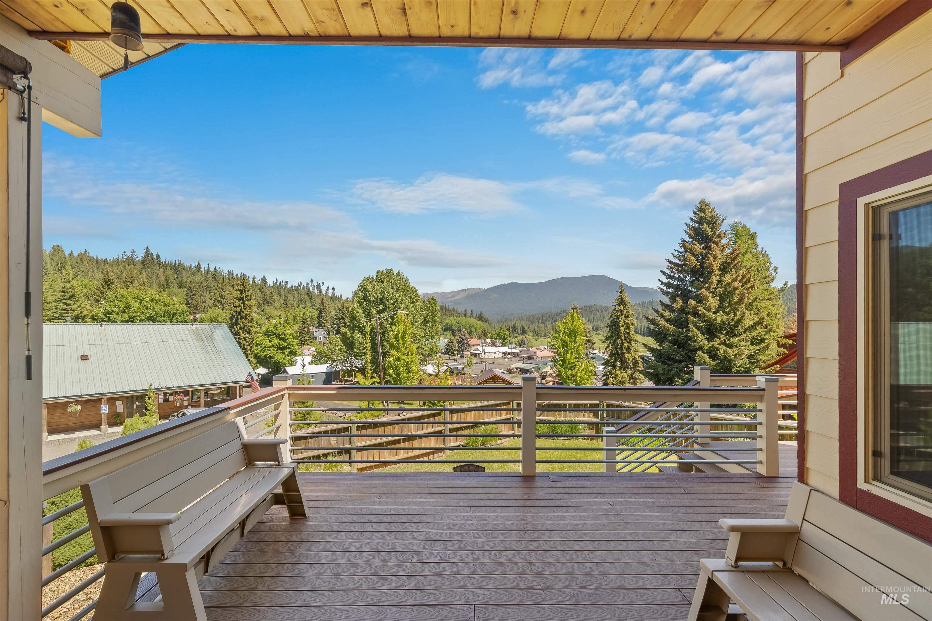 204 S 2nd St, Elk River ID 83827