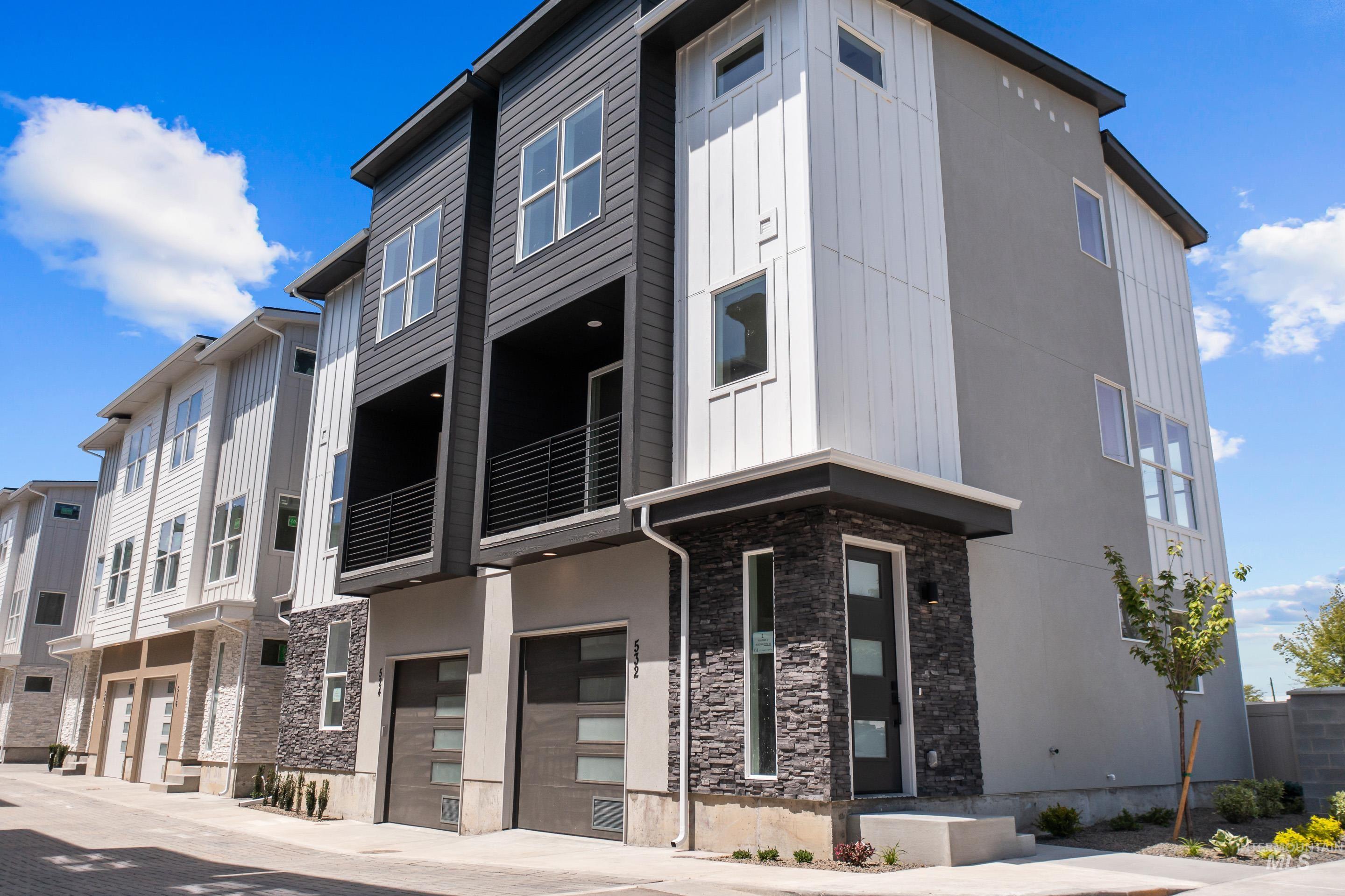 479 E Violets Cove Ln, Garden City ID 83714