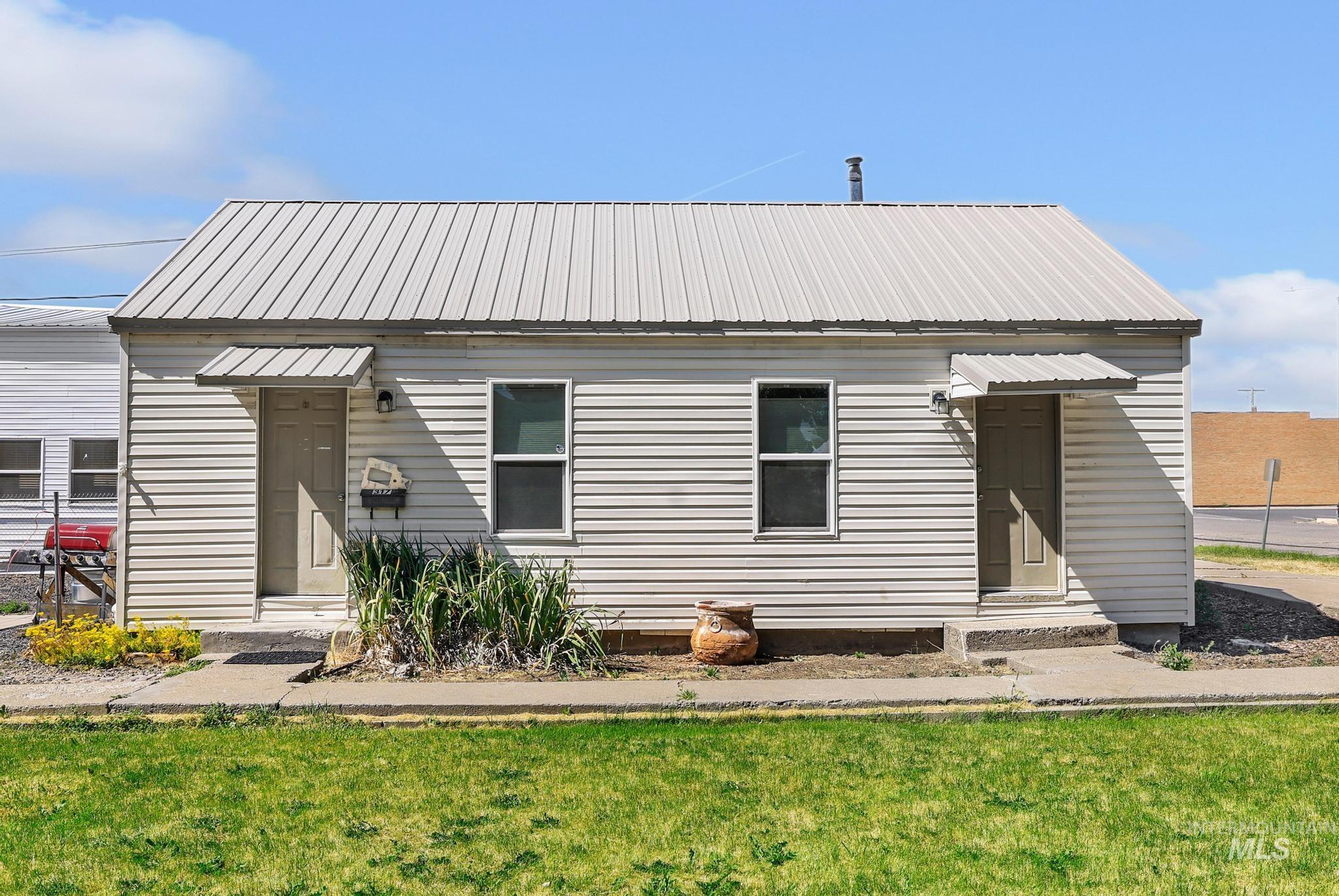317 Idaho Street, Gooding ID 83330
