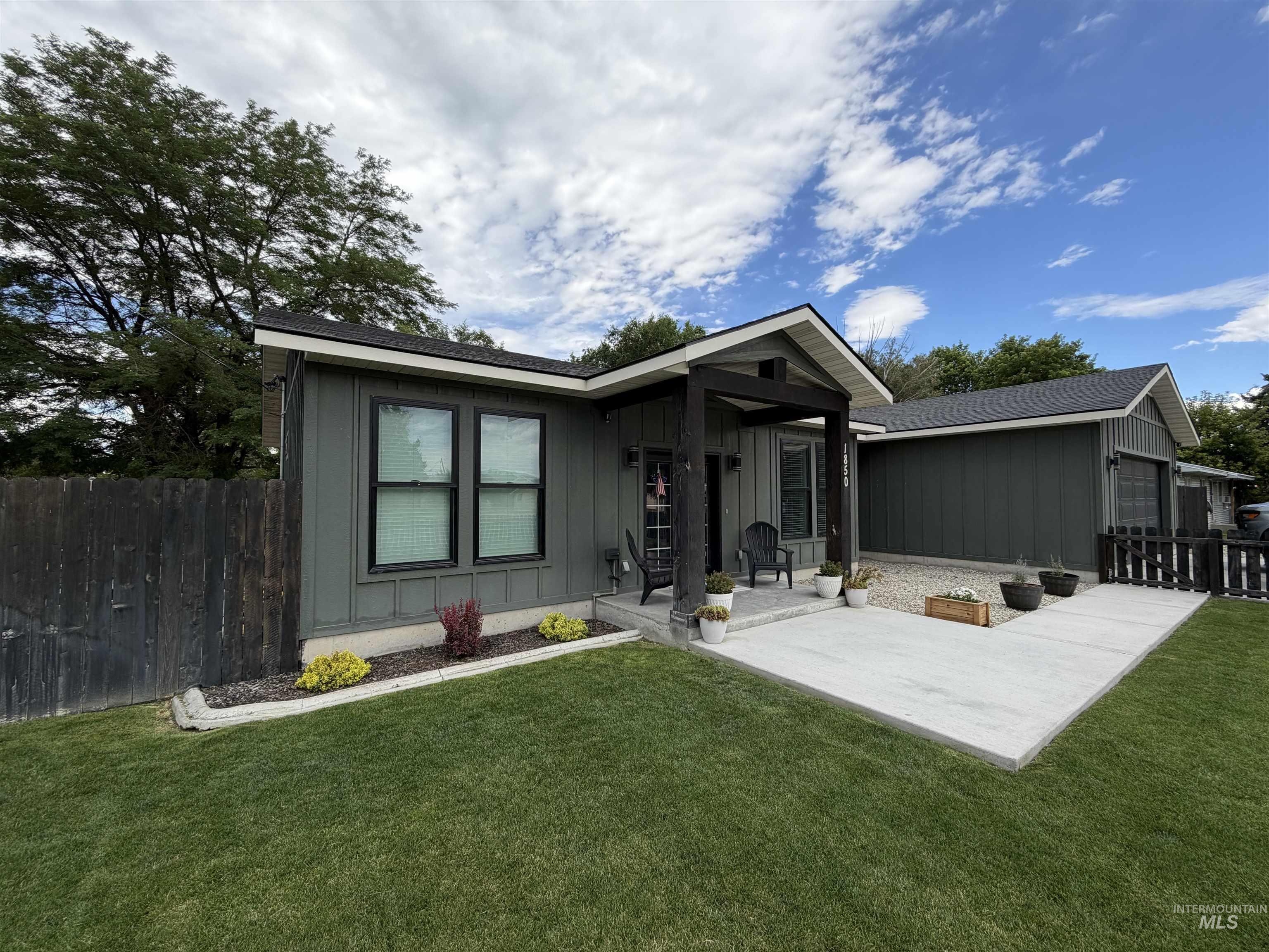 1805 20th Street, Heyburn ID 83336
