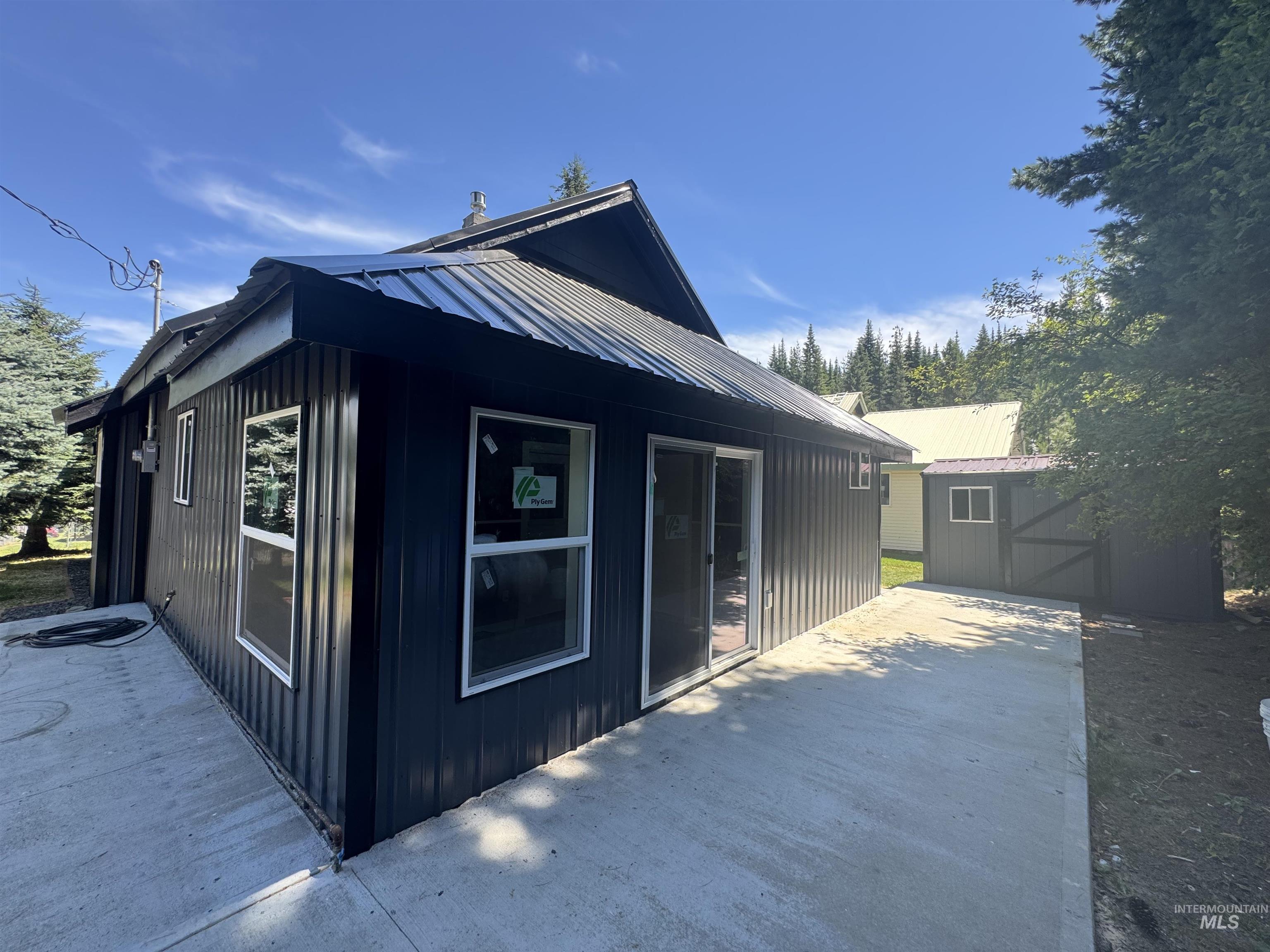 402 S 3rd St, Elk River ID 83827