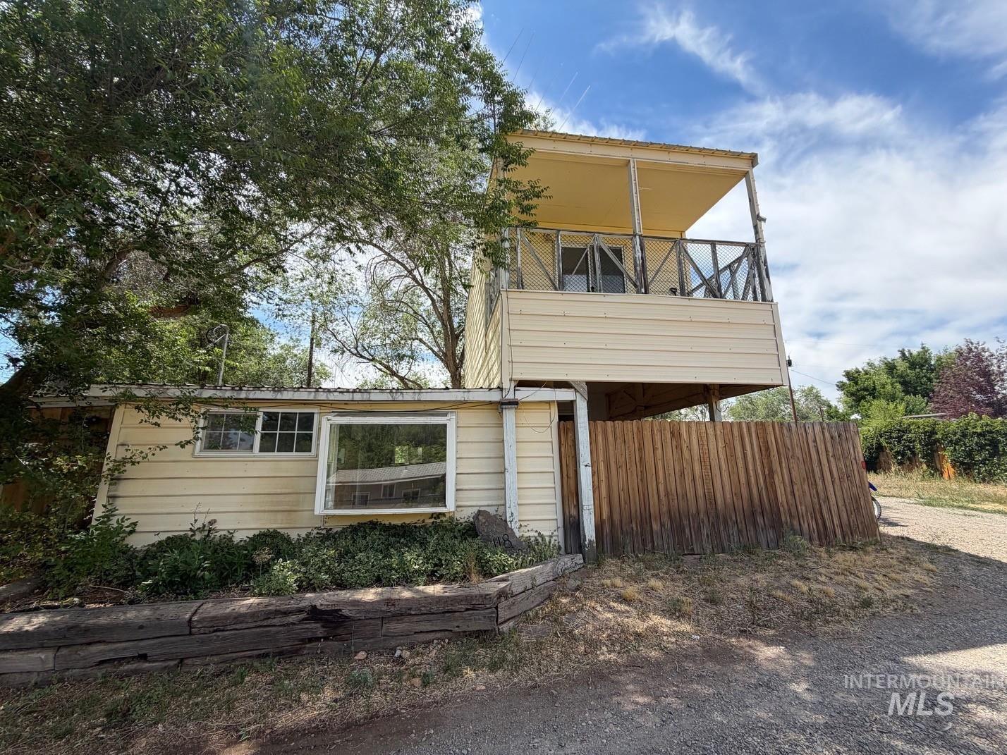 116 + 118 Mcculloch Dr., West Magic ID 83352