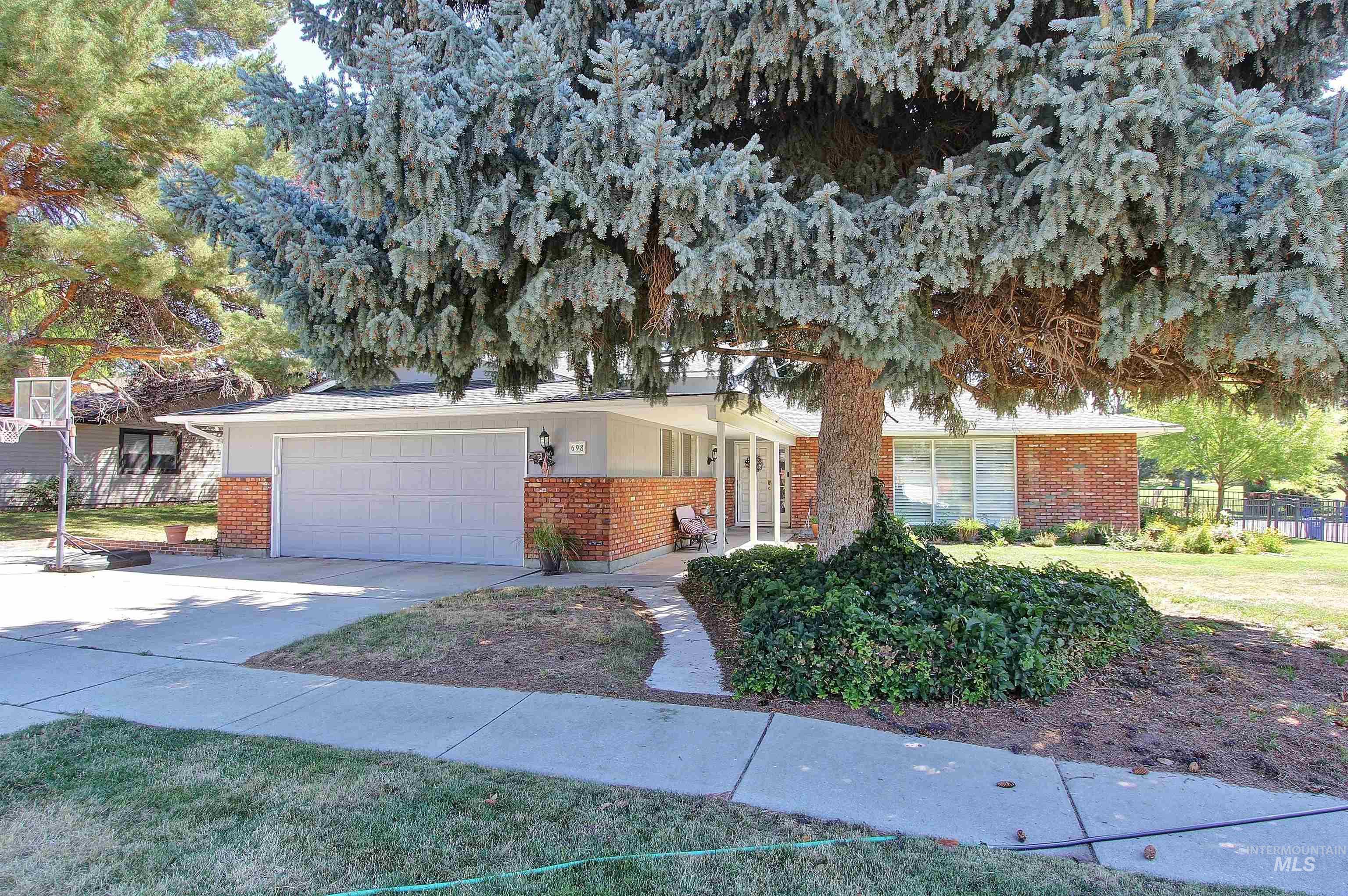 698 N Eagle Hills Way, Eagle ID 83616