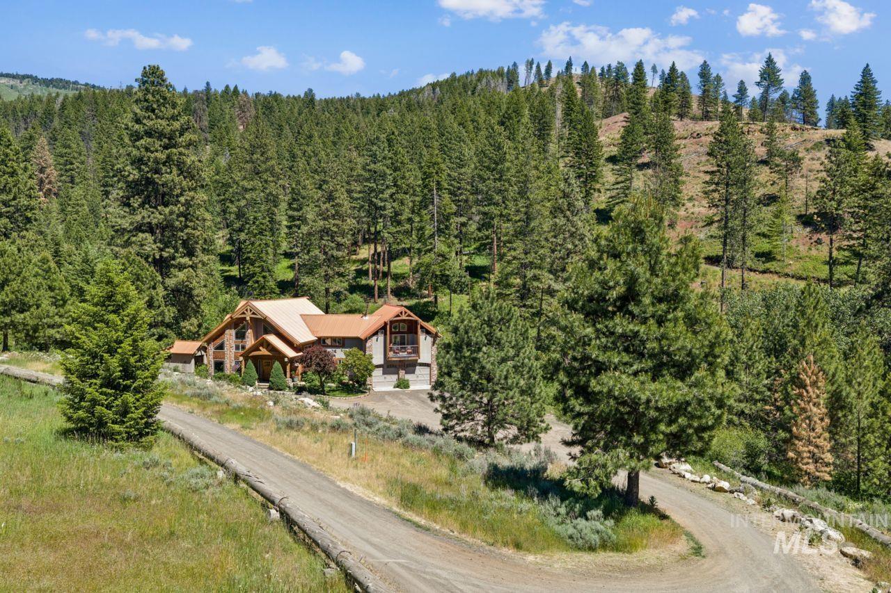 2326 Private Rd, Cambridge ID 83610