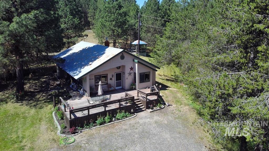 10525 Skunk Creek Rd, Cascade ID 83611