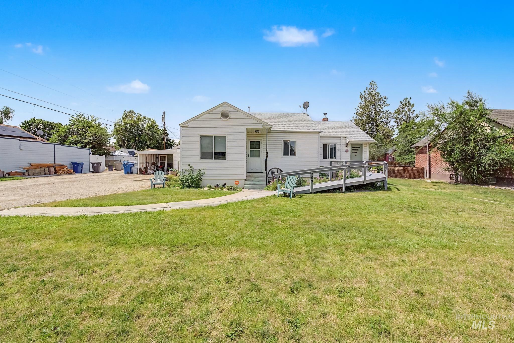 709 9th St. S, Nampa ID 83651