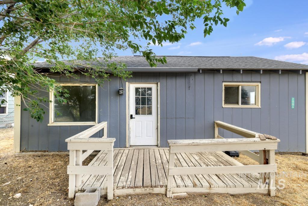 2449 Idaho Ave, Hollister ID 83301