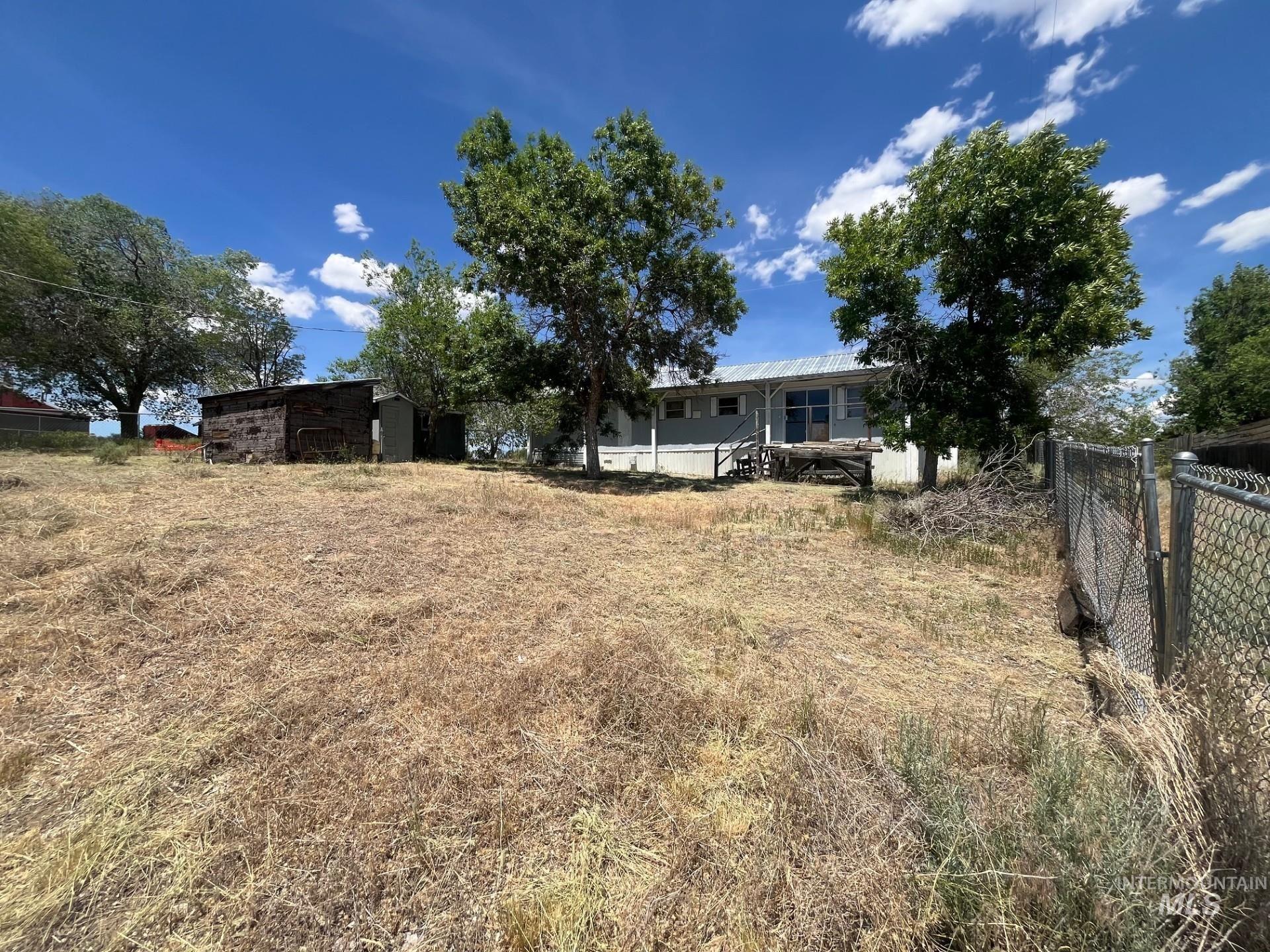106 + 108 Gates Rd., West Magic ID 83352