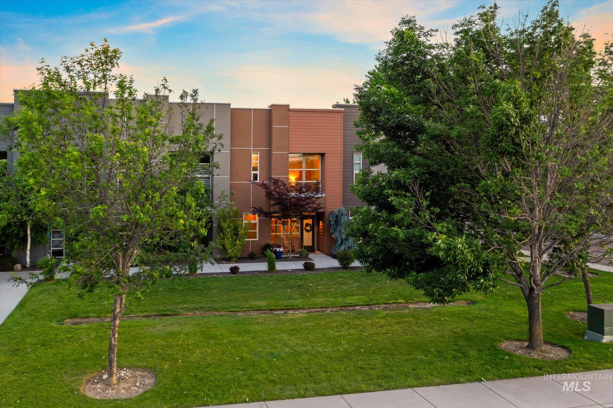 10267 W Carlton Bay Dr, Garden City ID 83714