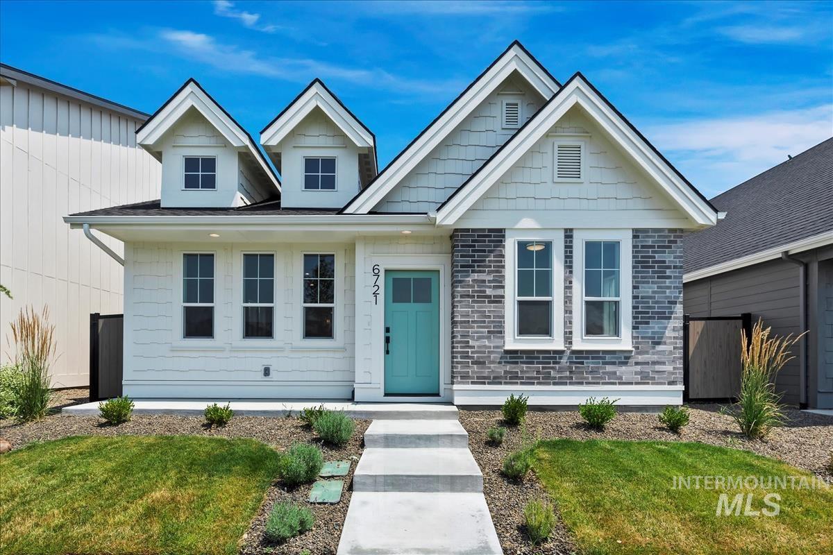1212 N Meadowglen Ave, Meridian ID 83642
