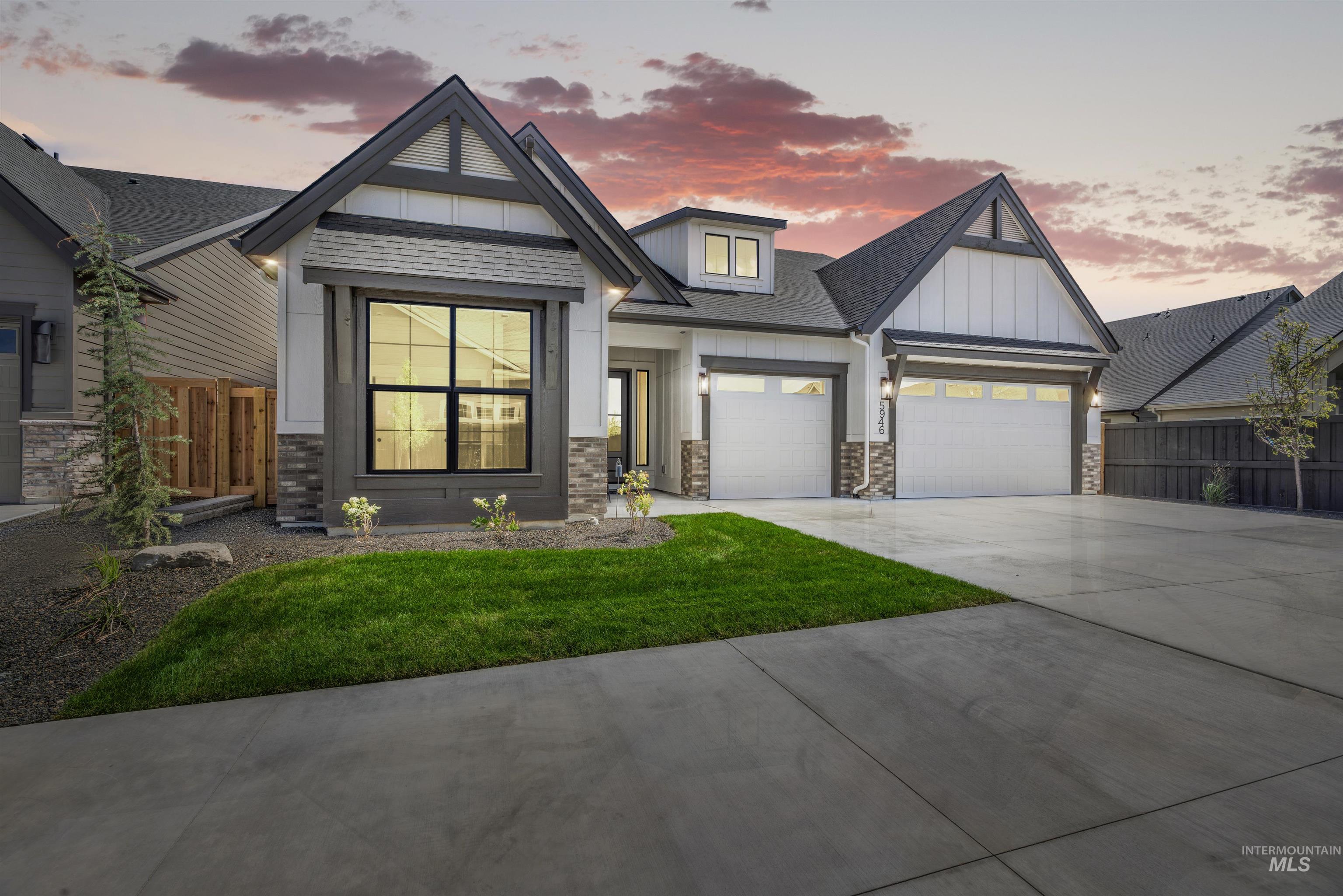 5946 S Pinpoint Way, Meridian ID 83642