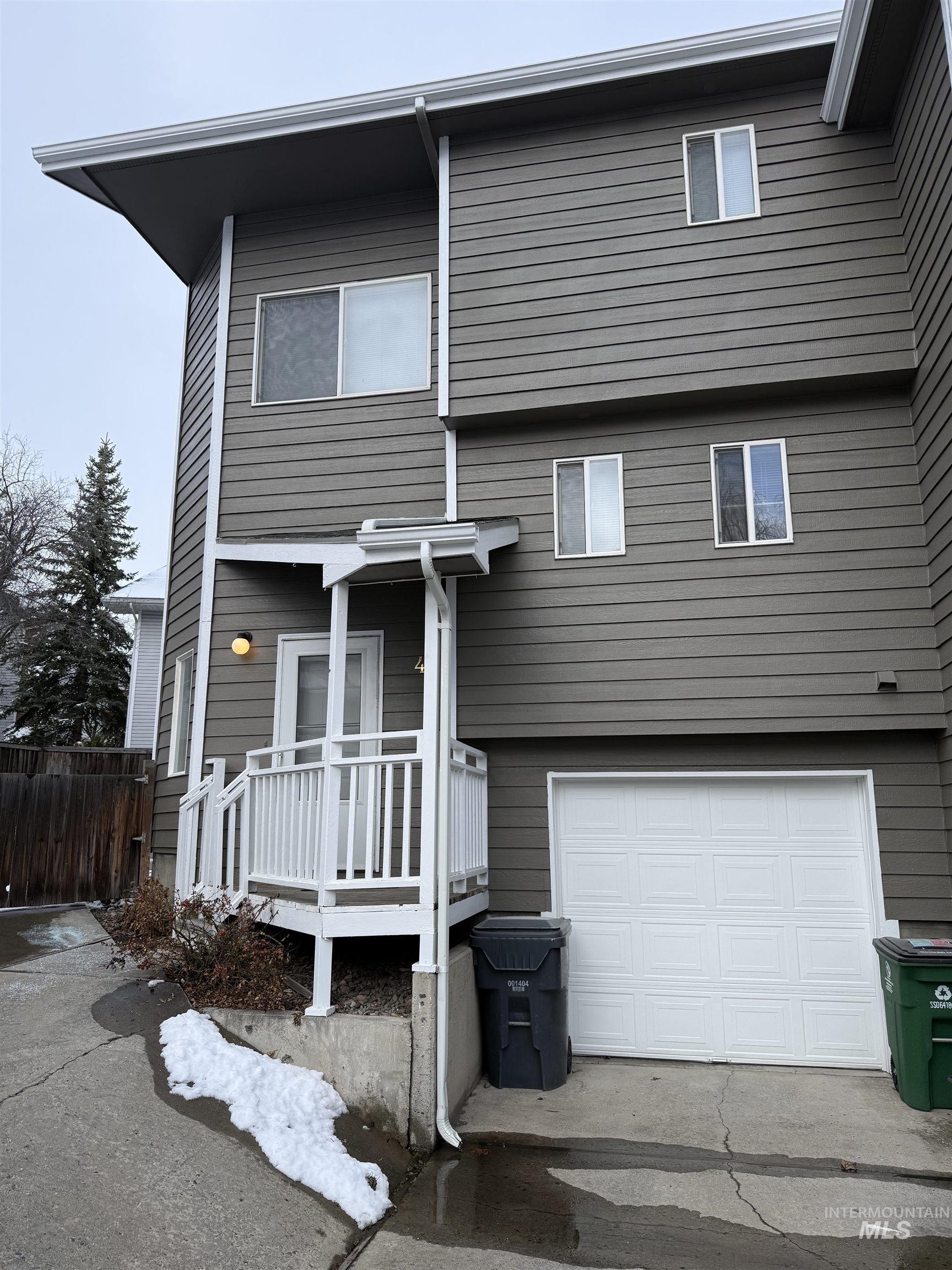 562 Deer Meadow # 4, Moscow ID 83843